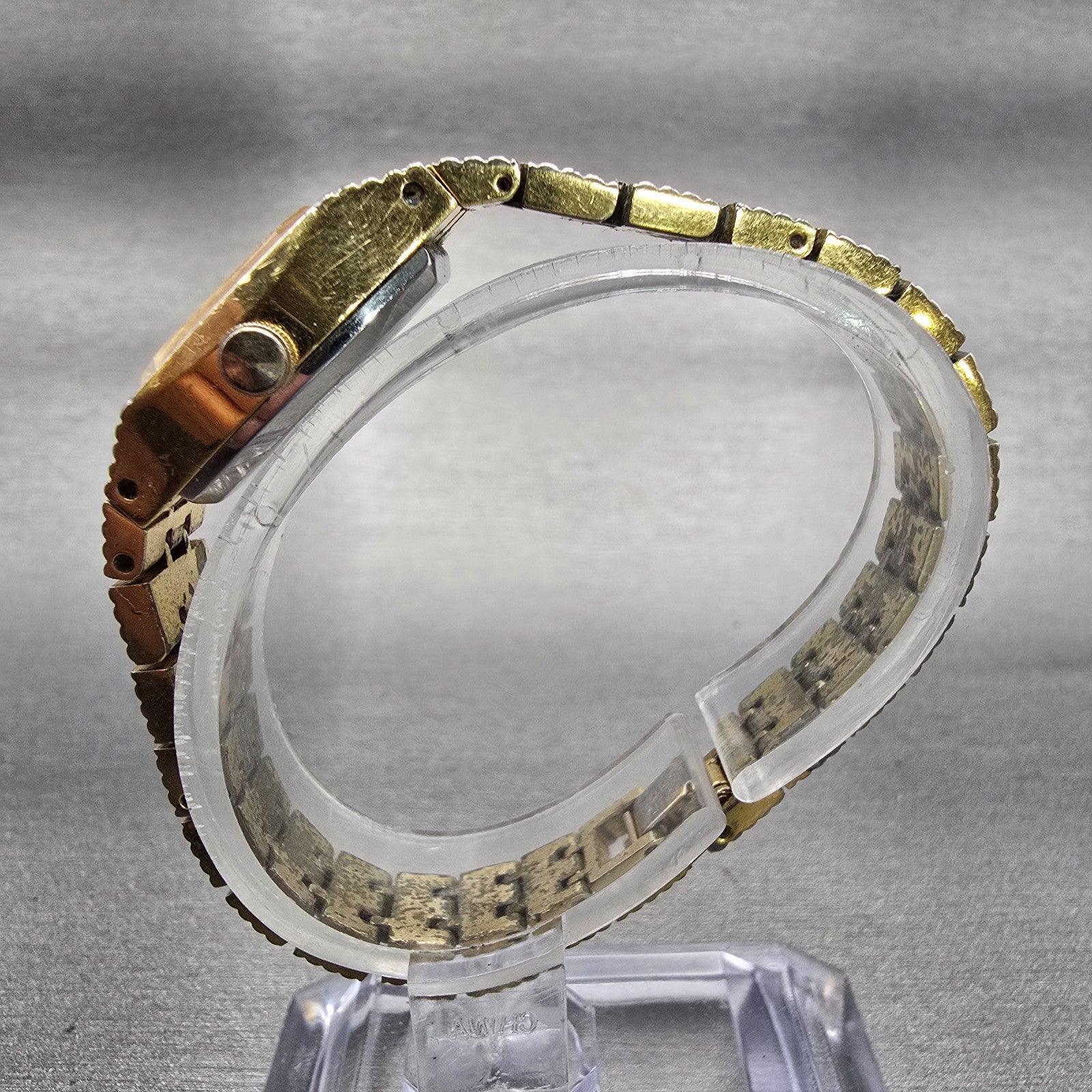 Citizen CQ Watch Women 18mm Champagne Dial Gold Tone Rectangle 4-040074 New Batt6