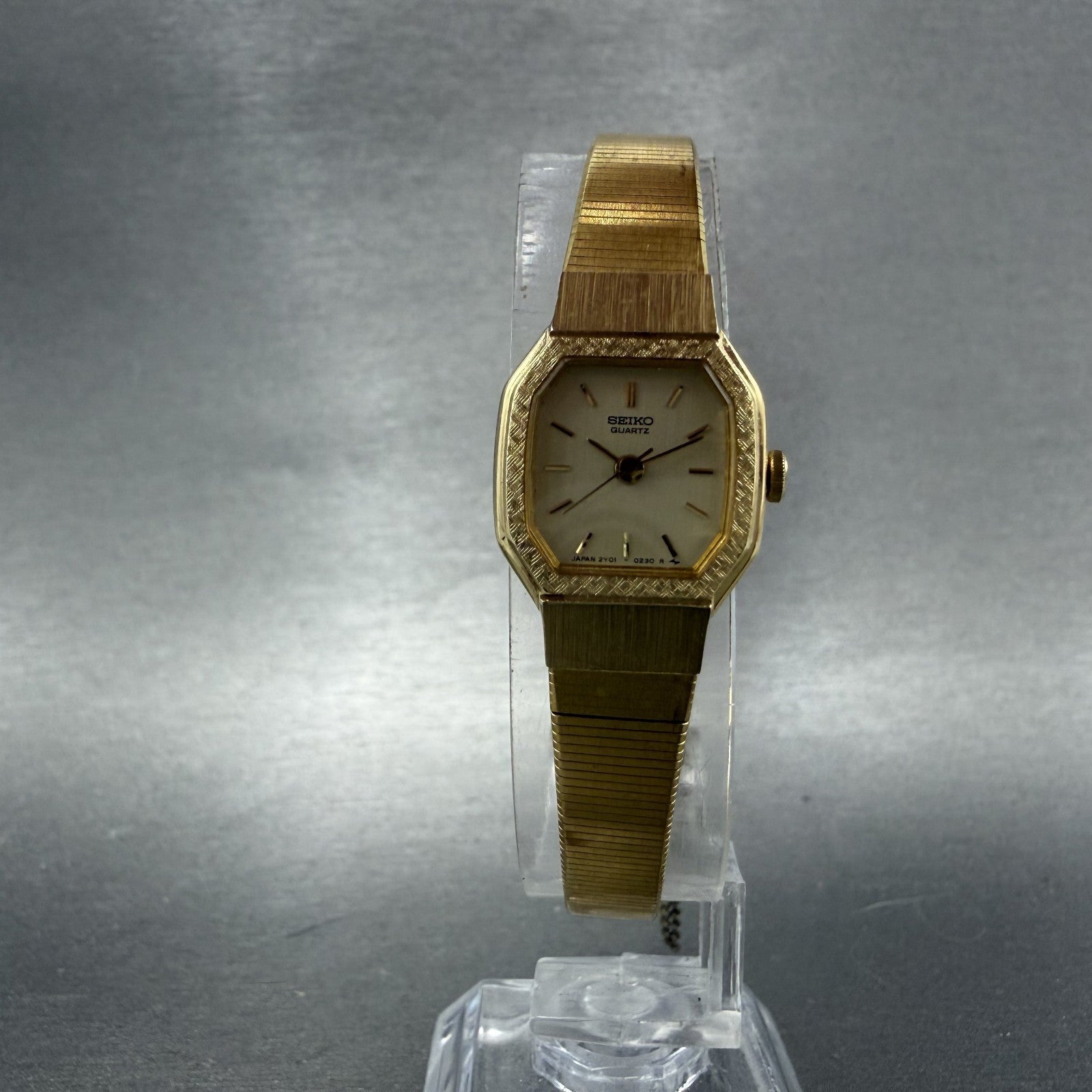 Seiko Watch Women 16mm Champagne Dial Gold Tone Octagon 2Y015059 New Battery5