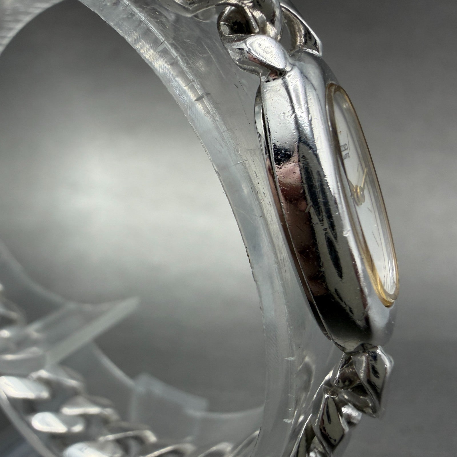 Seiko Watch Women 13mm Silver Dial Silver Tone Oval 2E20-6269 New Battery3