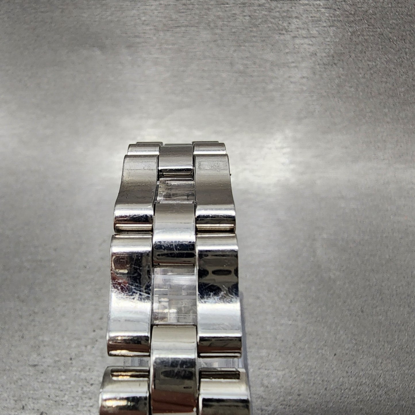 Gucci Tank Watch Women 17mm Black Dial Silver Tone Rectangle 2305L New Battery4