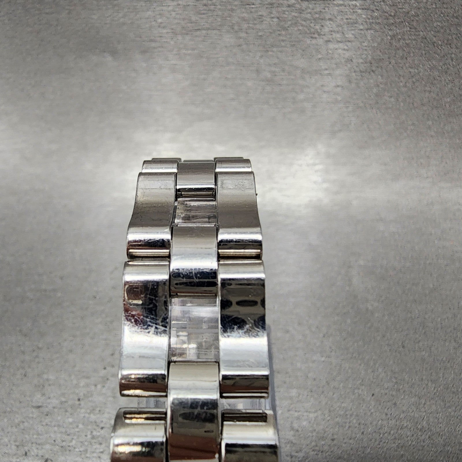 Gucci Tank Watch Women 17mm Black Dial Silver Tone Rectangle 2305L New Battery4