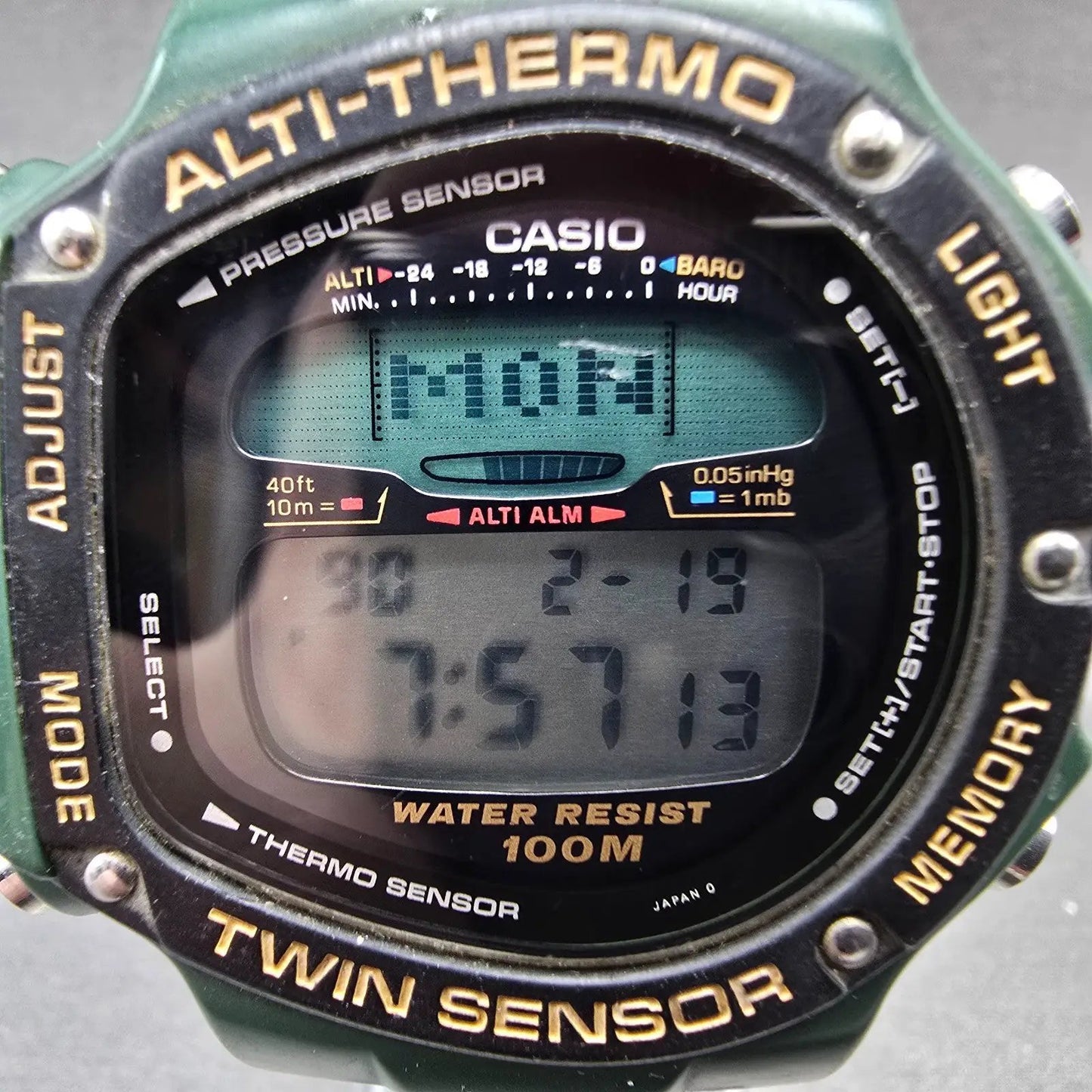 Casio ALT-6000 Twin Senor Watch Men 49mm Green Black Digital New Batt1