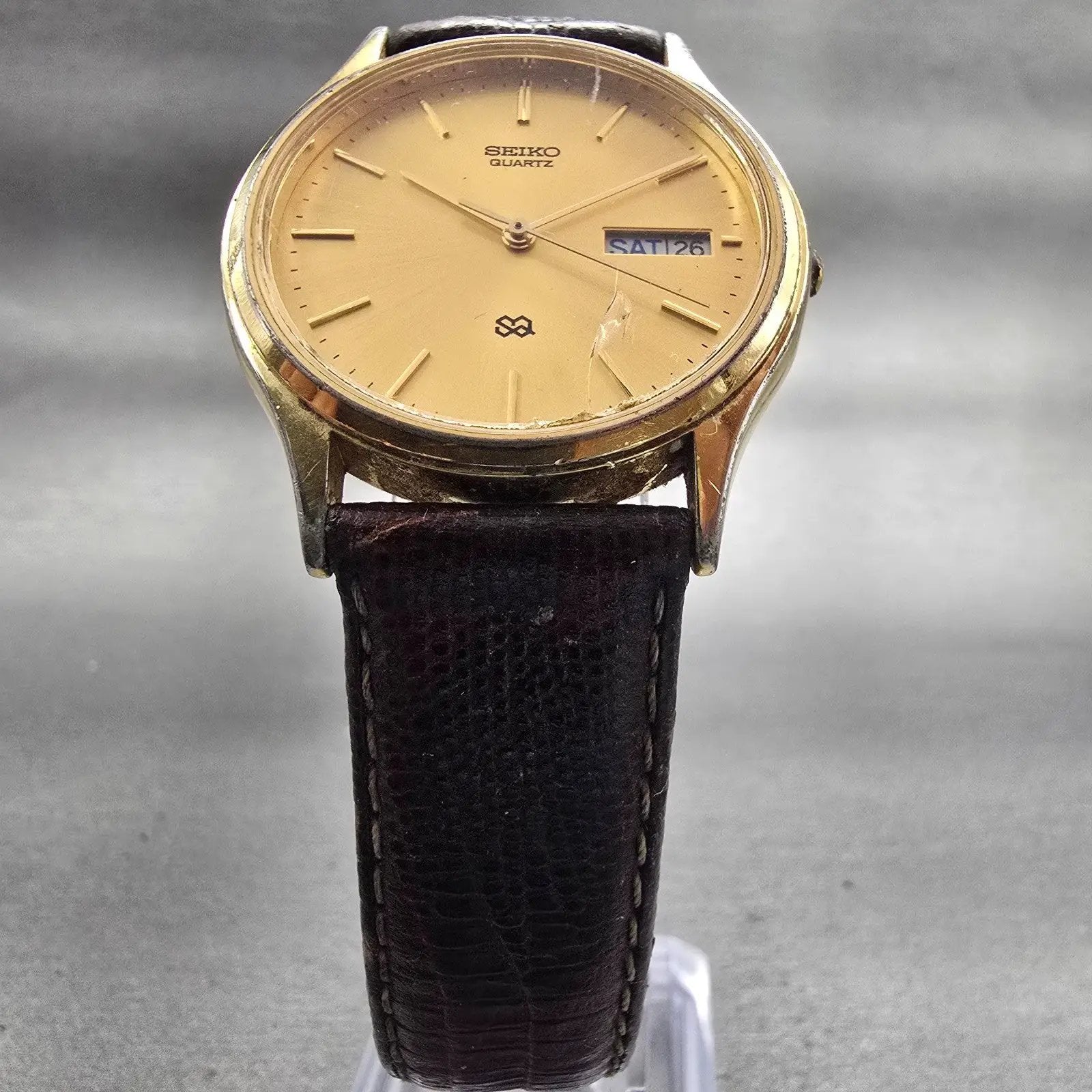 Seiko SQ Watch Men 34mm Gold Dial Gold Tone Daydate Round 5Y23-7079 New Battery5