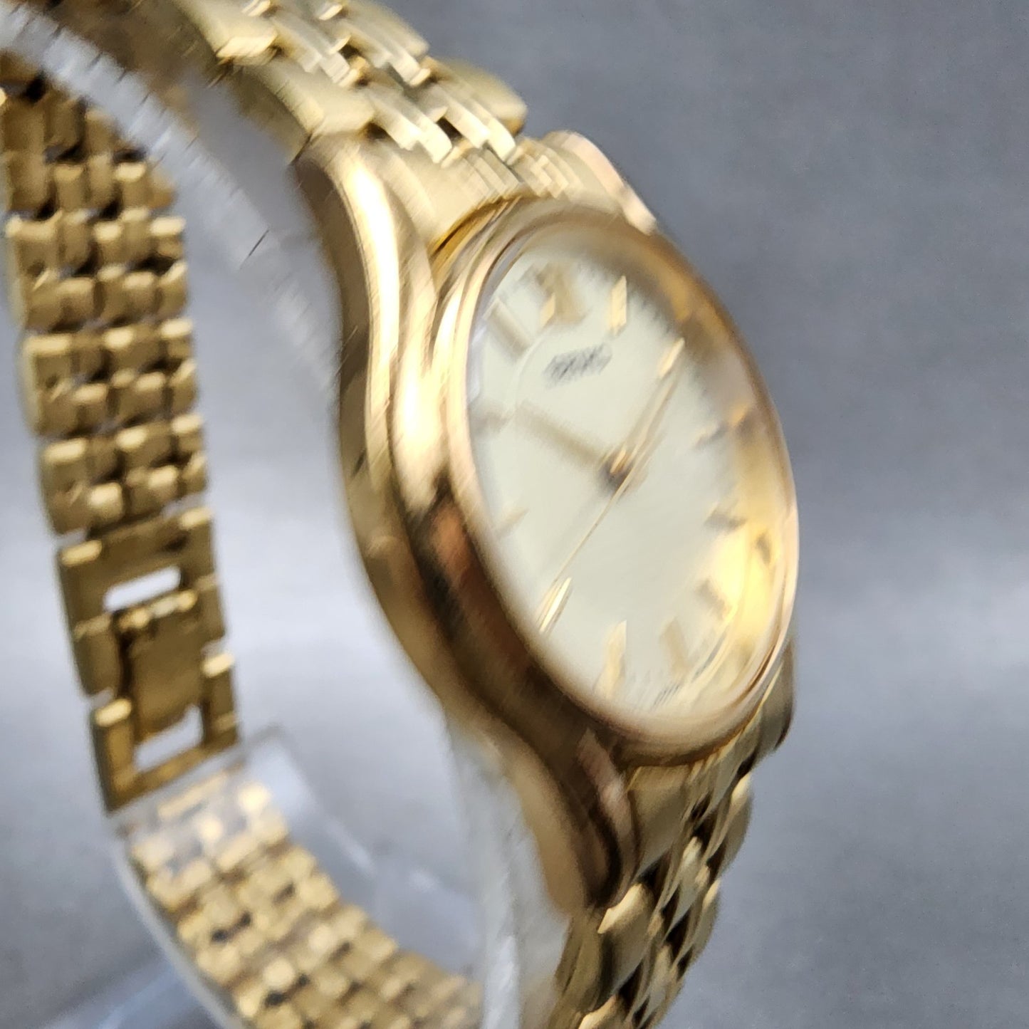 Seiko watch Women 24mm Champagne Dial Gold Tone Round V4011600 New Battery3