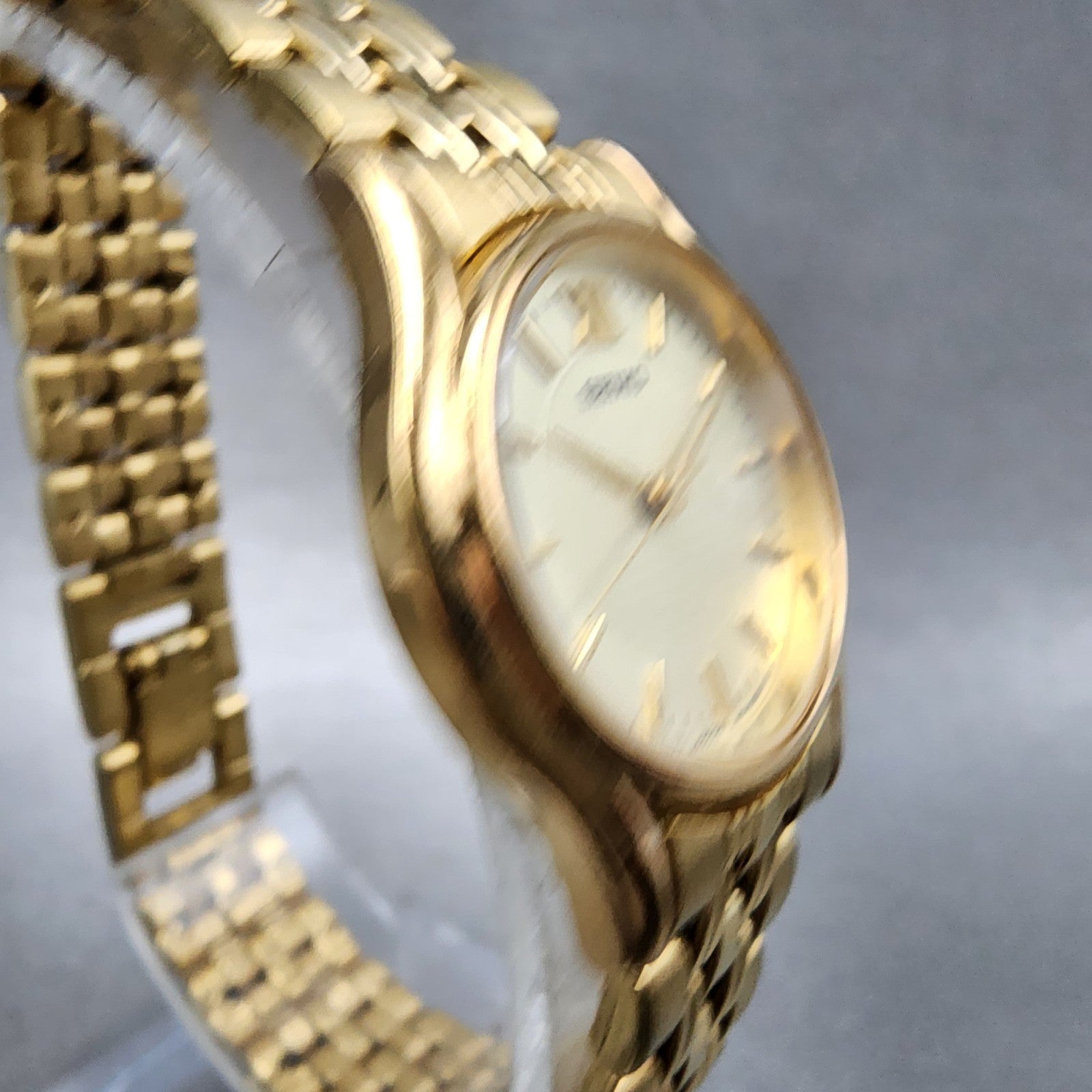 Seiko watch Women 24mm Champagne Dial Gold Tone Round V4011600 New Battery3