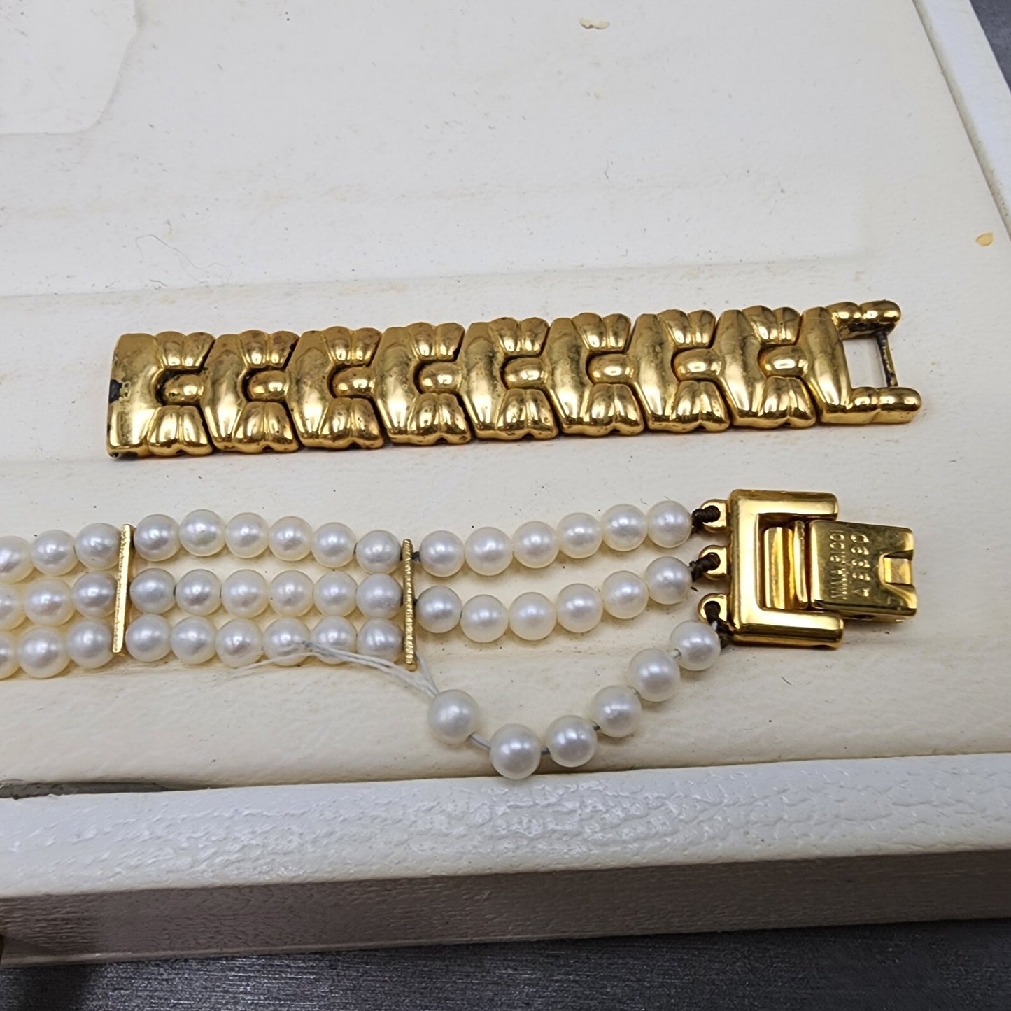 Nina Ricci Tank Watch Women 18mm MOP Dial Gold Plated Rectangle  New Battery12
