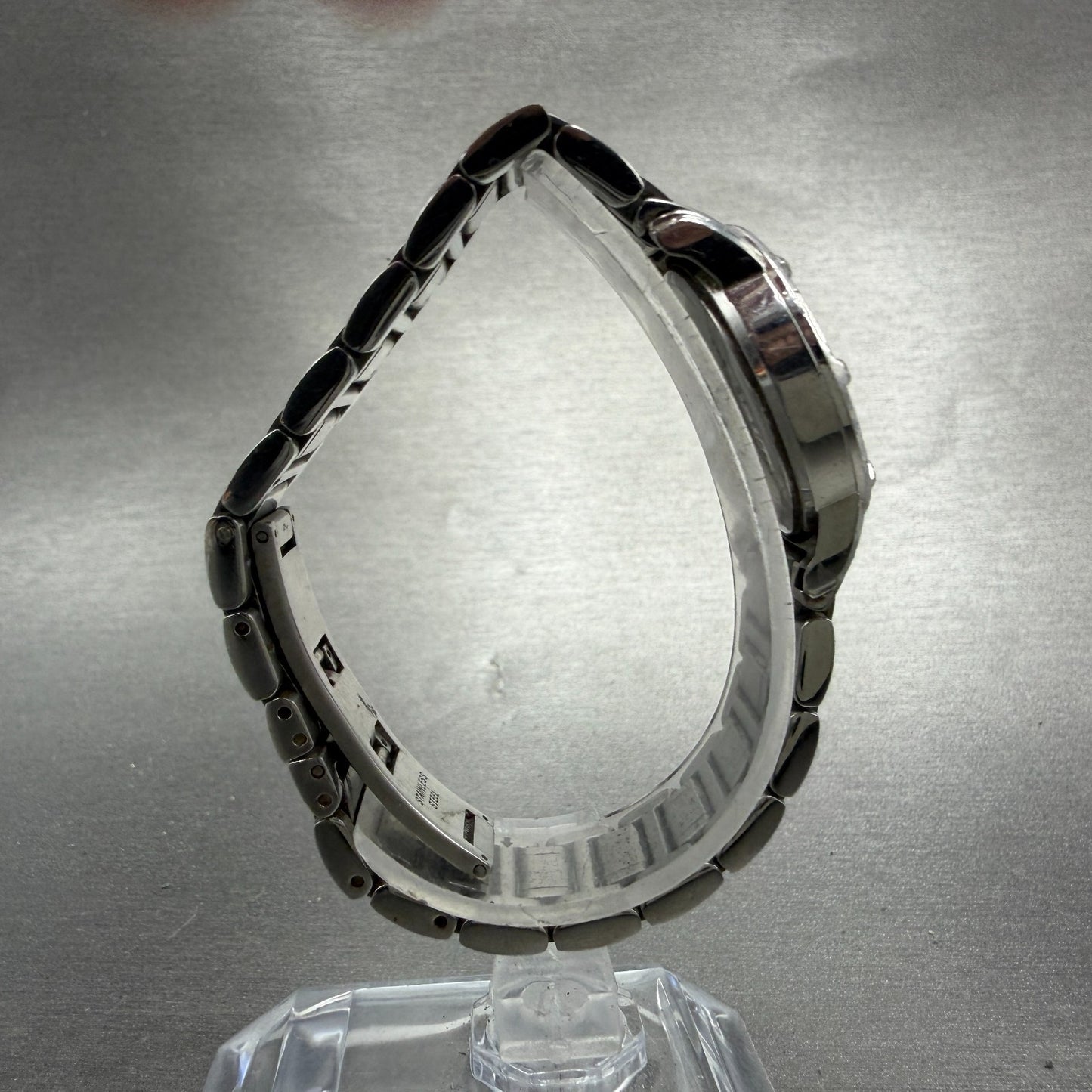 Bulova Watch Women 26mm MOP Dial Silver Tone Date Round 96R105 New Battery8
