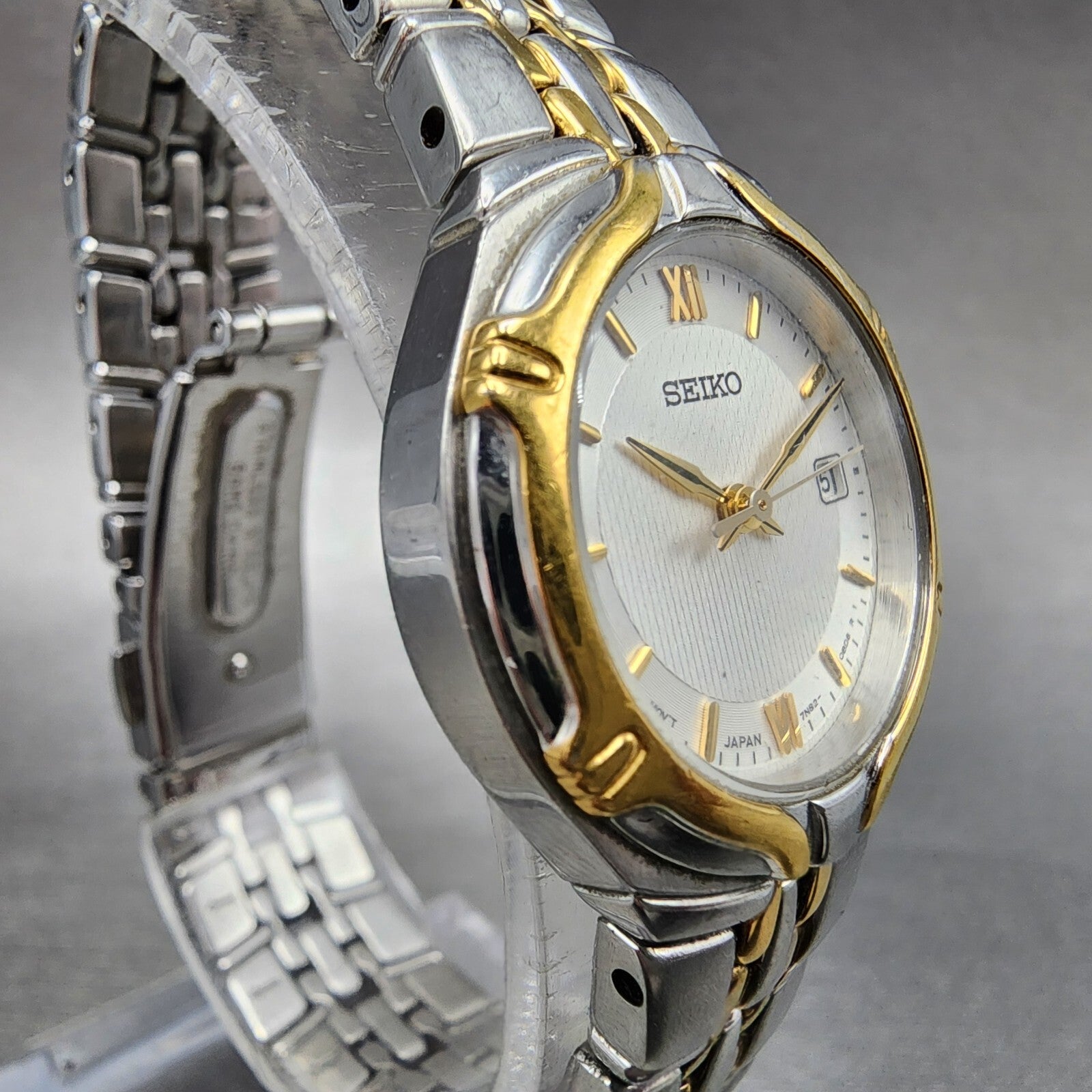 Seiko Watch Women 26mm White Dial Two Tone Date Round 7n820at0 New Battery3