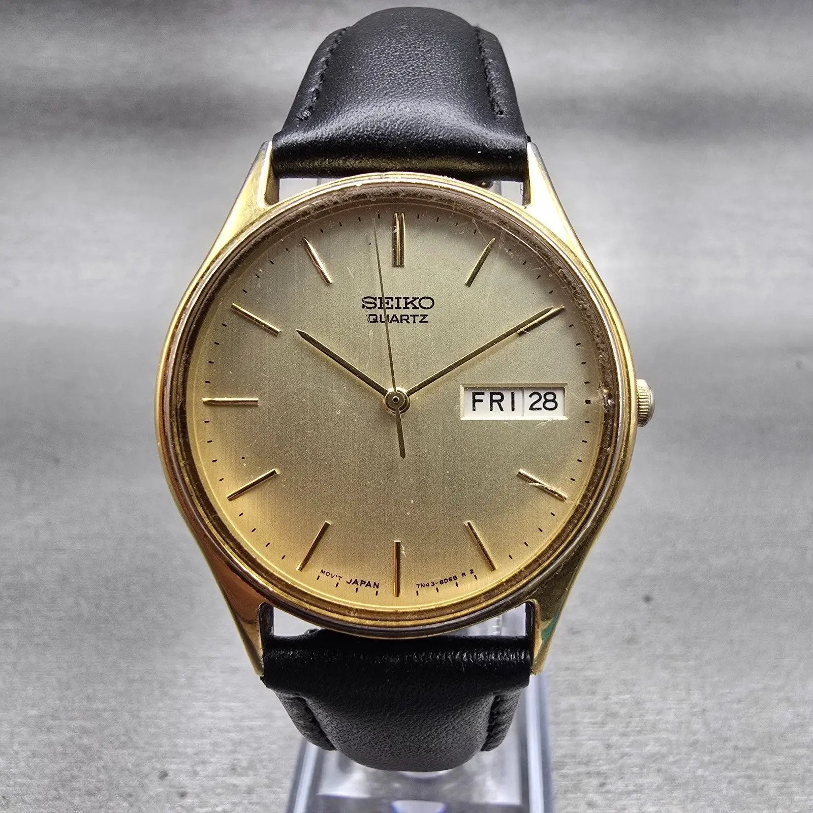 Seiko Watch Men 33mm Champagne Dial Gold Tone Daydate Round 7N43-8A89 New Batt0