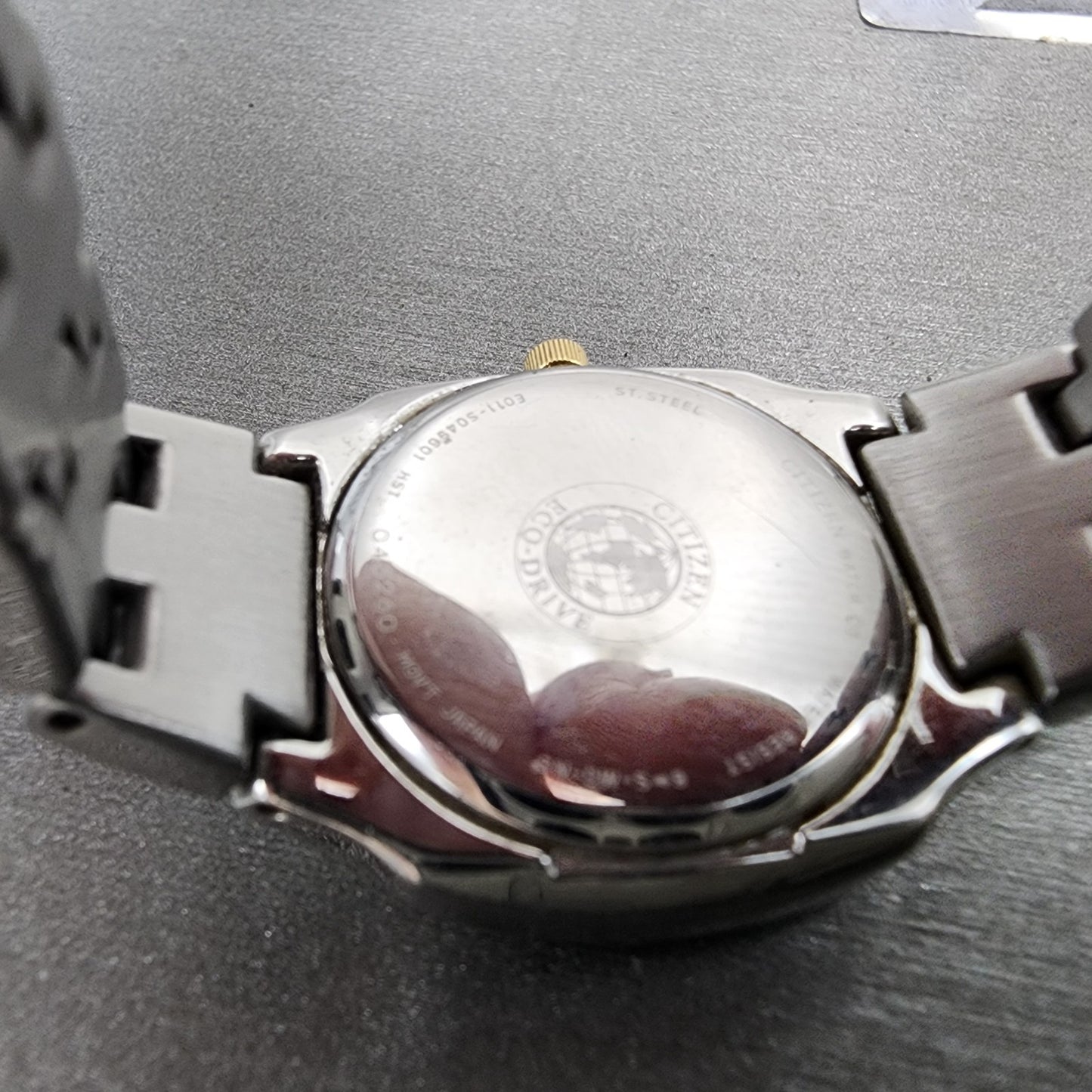 Citizen EcoDrive Watch Women 25mm White Dial Two Tone Date E011S049601 Run9