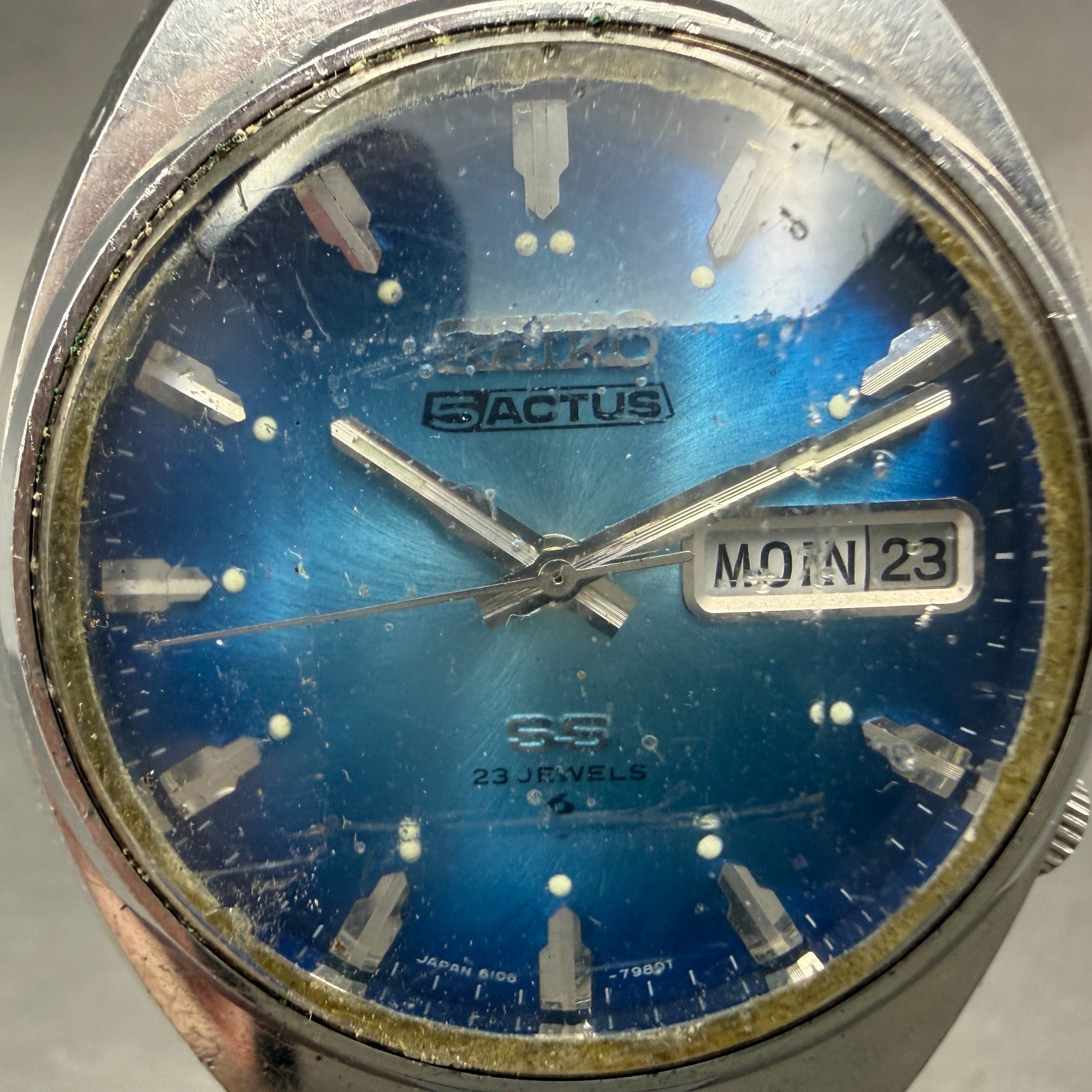 Seiko 5 Actus SS Watch Men 38mm Blue Dial Silver Tone Daydate 6106-7700 PARTS2