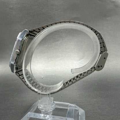 Casio MQ-518 Watch Men 30mm Silver Dial Silver Tone Rectangle Daydate New BattHJ6