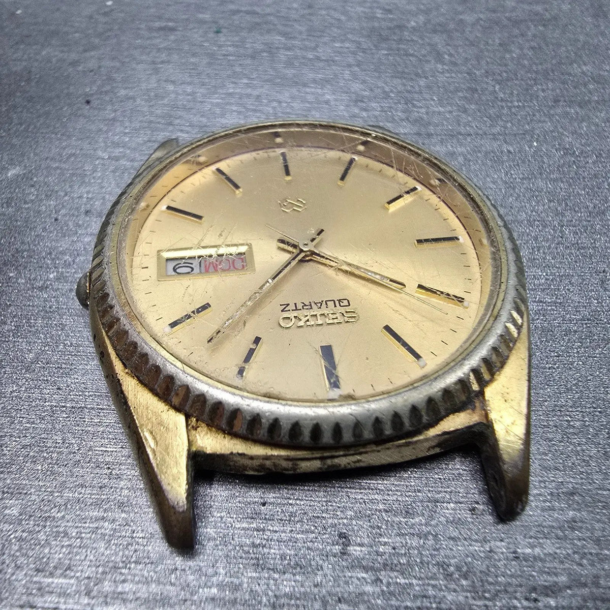 Seiko 6923 Quartz Movement Works Daydate W/ Dial Hands Case Vintage4