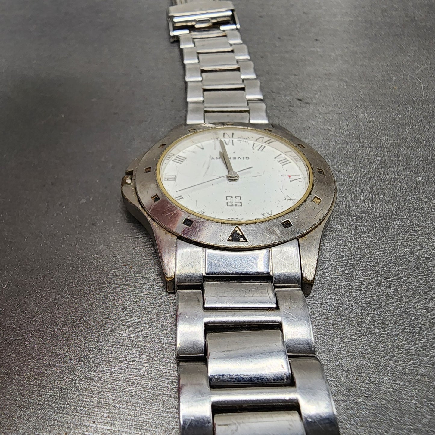 Givenchy Watch Men 35mm White Dial Silver Tone Round  Broken Bracelet PARTS5