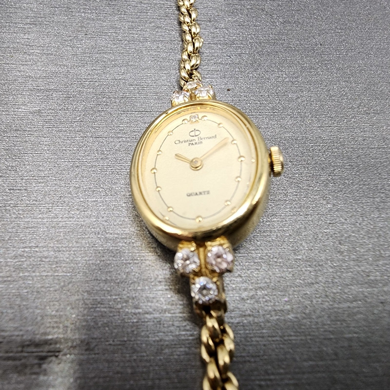 Christian Bernard Watch Women 16mm Cream Dial Gold Tone Oval READ!!! New Batt3