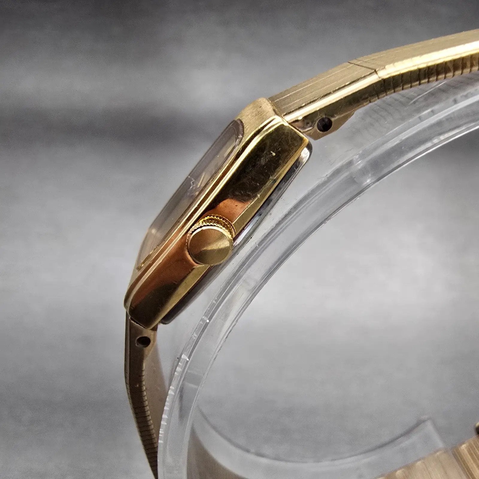 Seiko Tank Watch Women 13mm Gold Dial Gold Tone Rectangle 2E20-5139 New Battery2