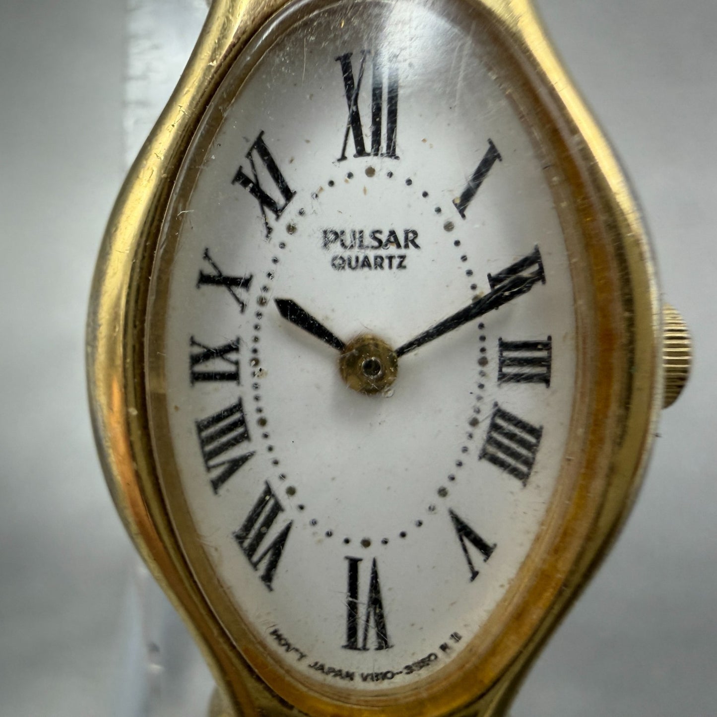Pulsar Watch Women 17mm White Dial Gold Tone Oval V810-5920 New Battery1