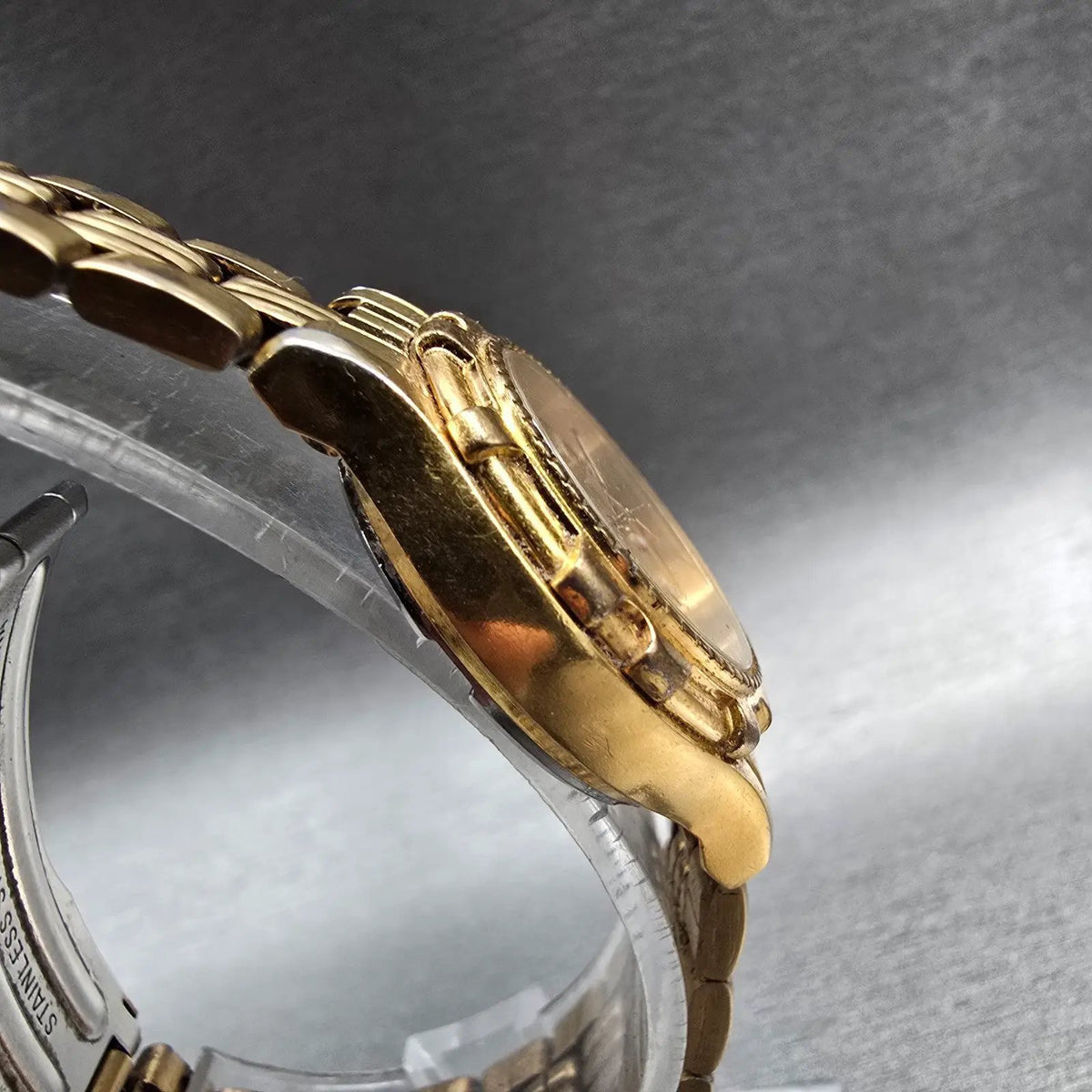 Seiko Sports 50 Watch Women 26mm Gold Dial Gold Tone Date 7N82-0271 New Battery3