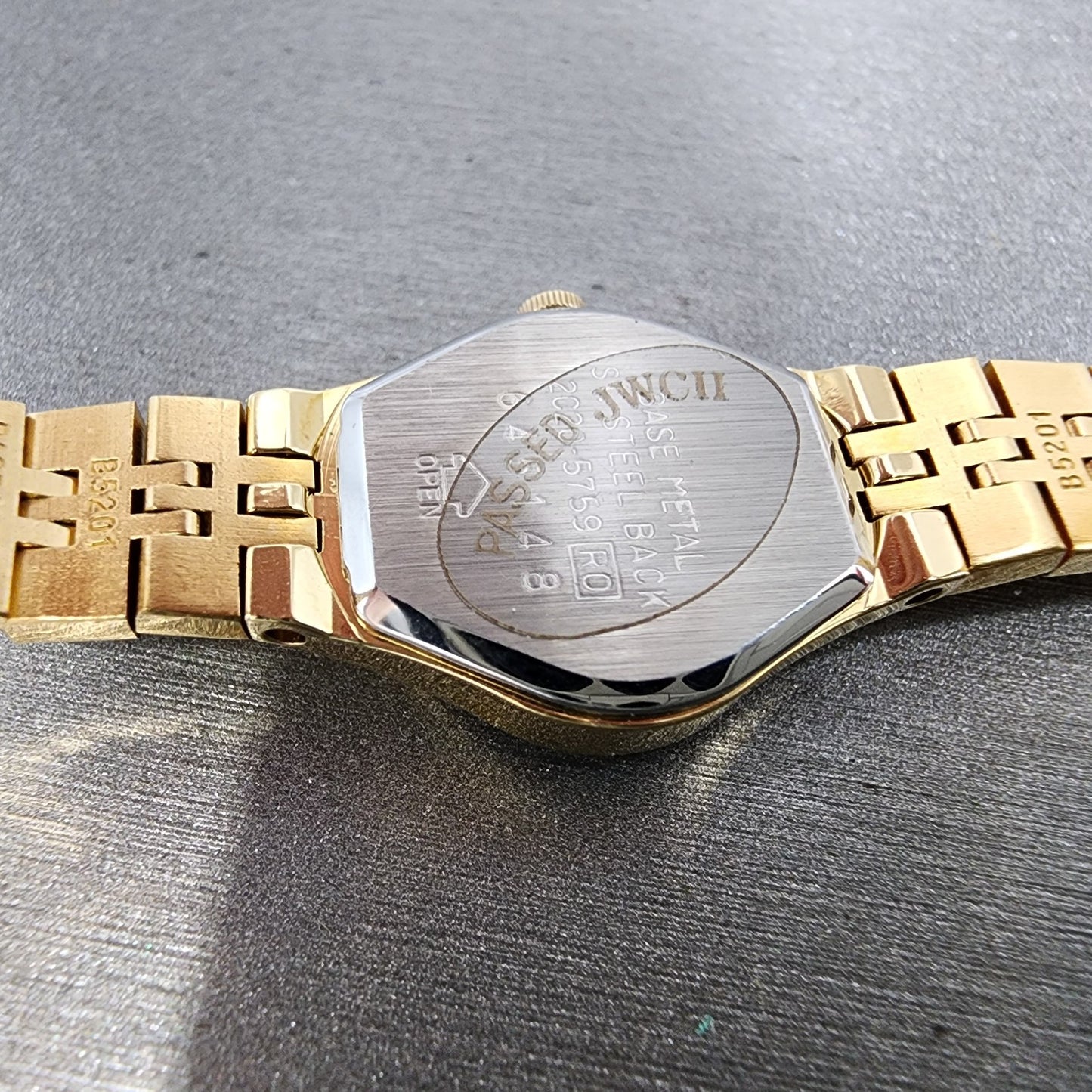 Seiko Watch Women 17mm Brown Dial Gold Tone Oval 2C205759 New Battery NOS9