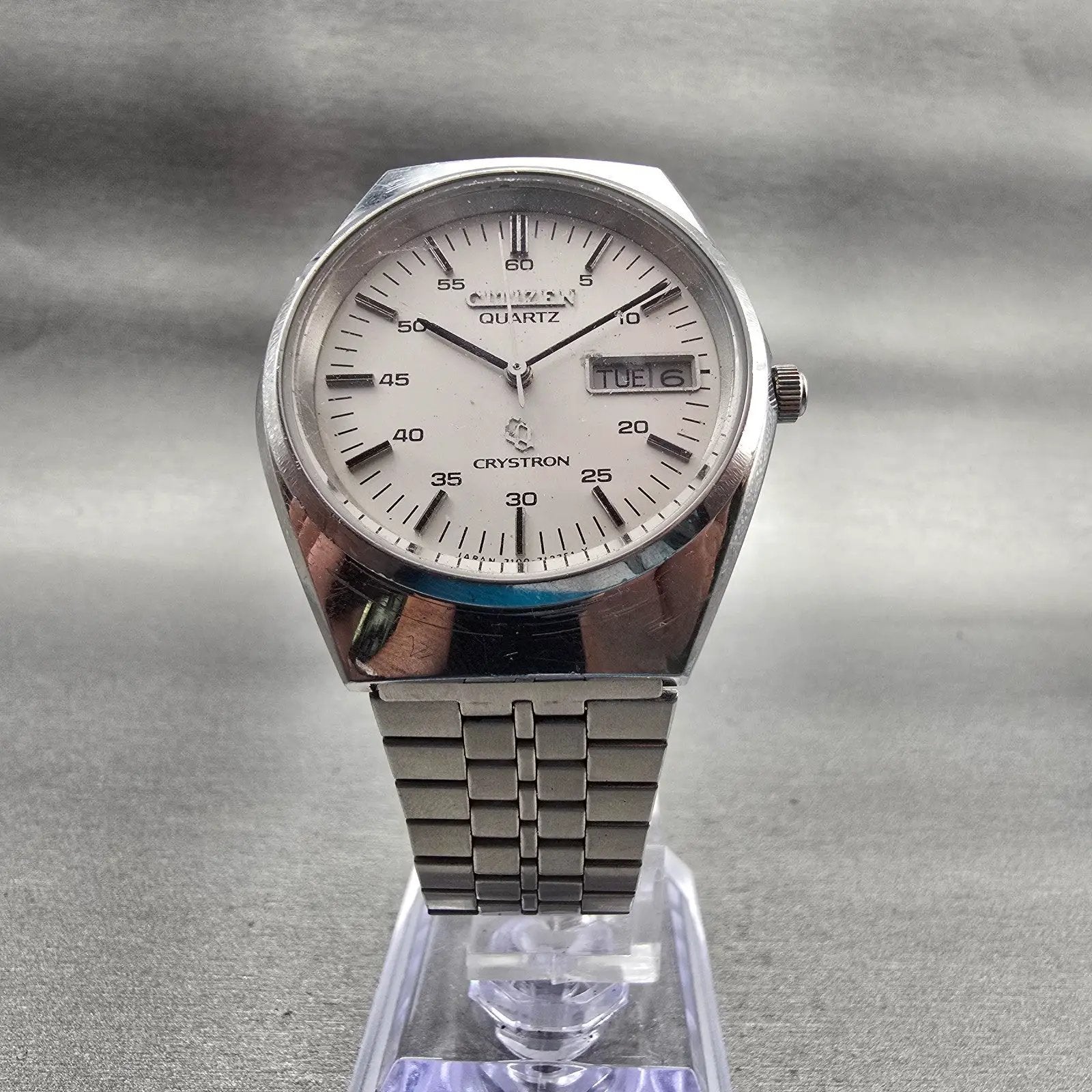 Citizen Crystron Watch Men 35mm Silver Dial Silver Tone Daydate 4-730585 New Bat5