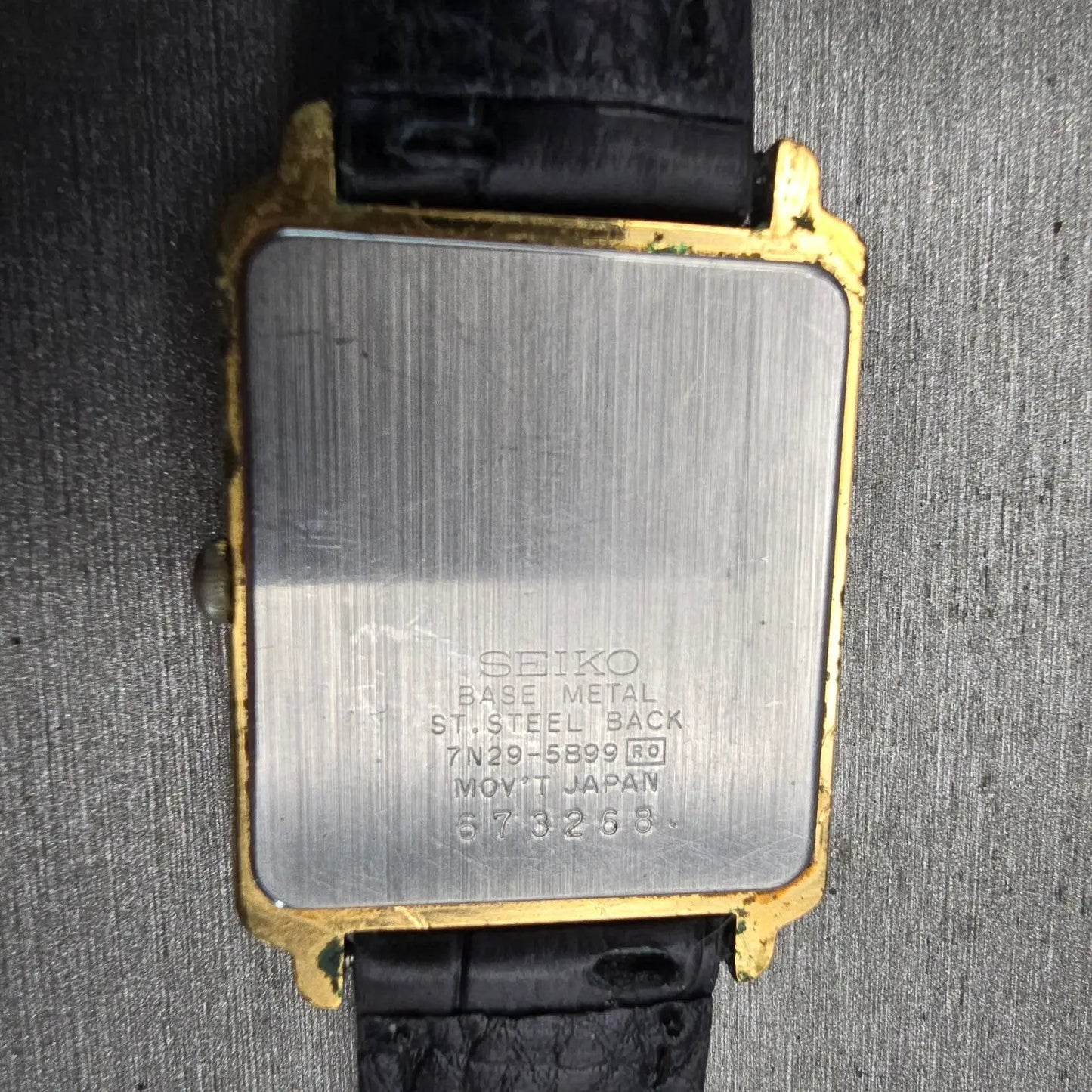 Seiko Tank Watch Men 26mm Silver Dial Gold Tone Date Rectangle 7N29-5B99 New Bat10