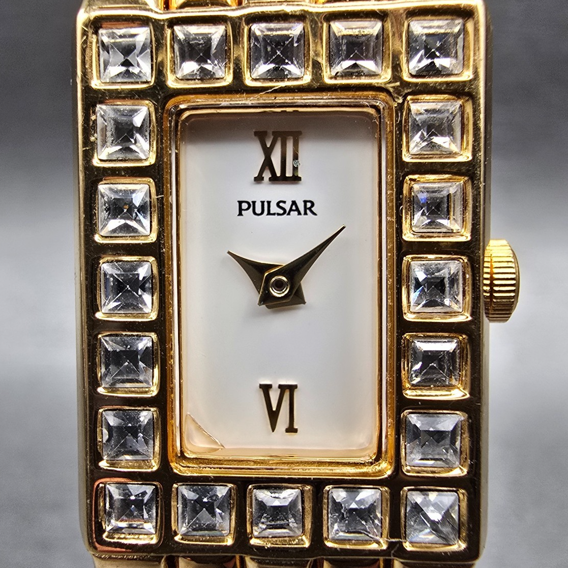 Seiko Pulsar Watch Women 17mm White Dial Gold Tone Gemmed V810-X064 New Battery1