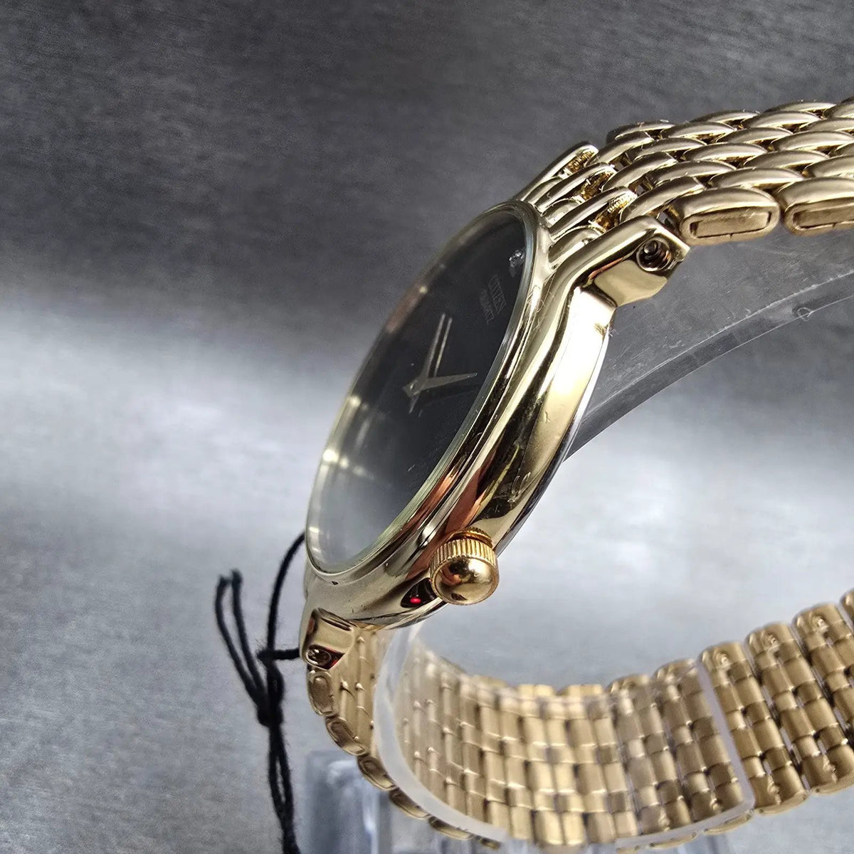 Citizen Watch Men 32mm Black Dial Gold Tone Round 1020-S54562 New Battery NOS2