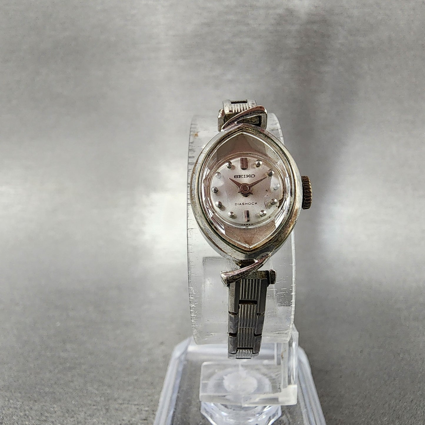Seiko Watch Women 15mm silver Dial Silver Tone Oval 108160 Manual5