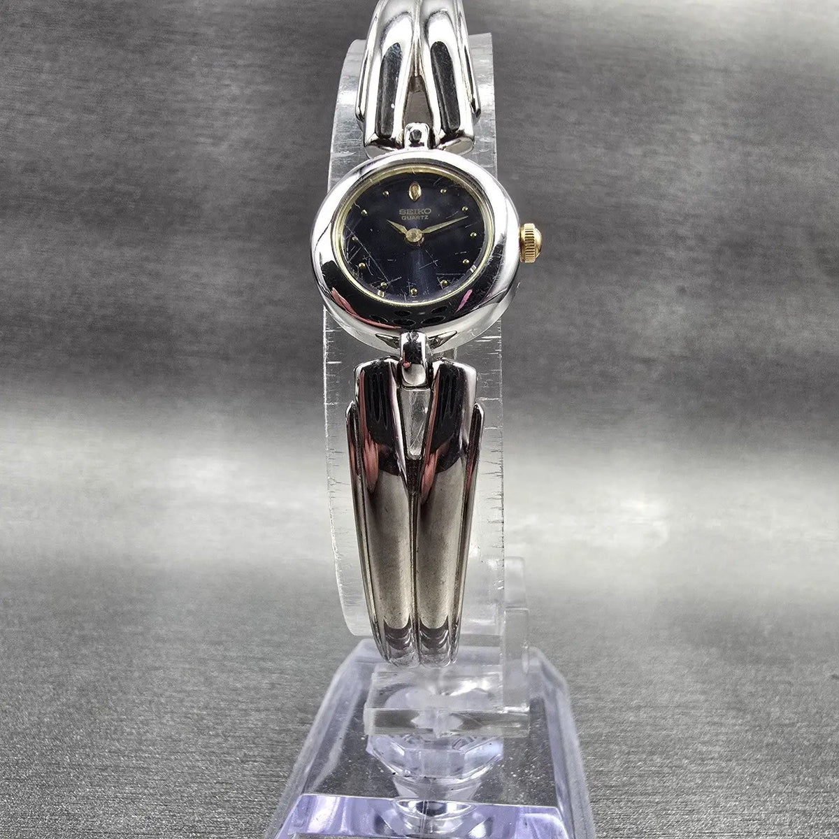 Seiko Watch Women 17mm Black Dial Silver Tone Round 1F20-0H29 New Battery5