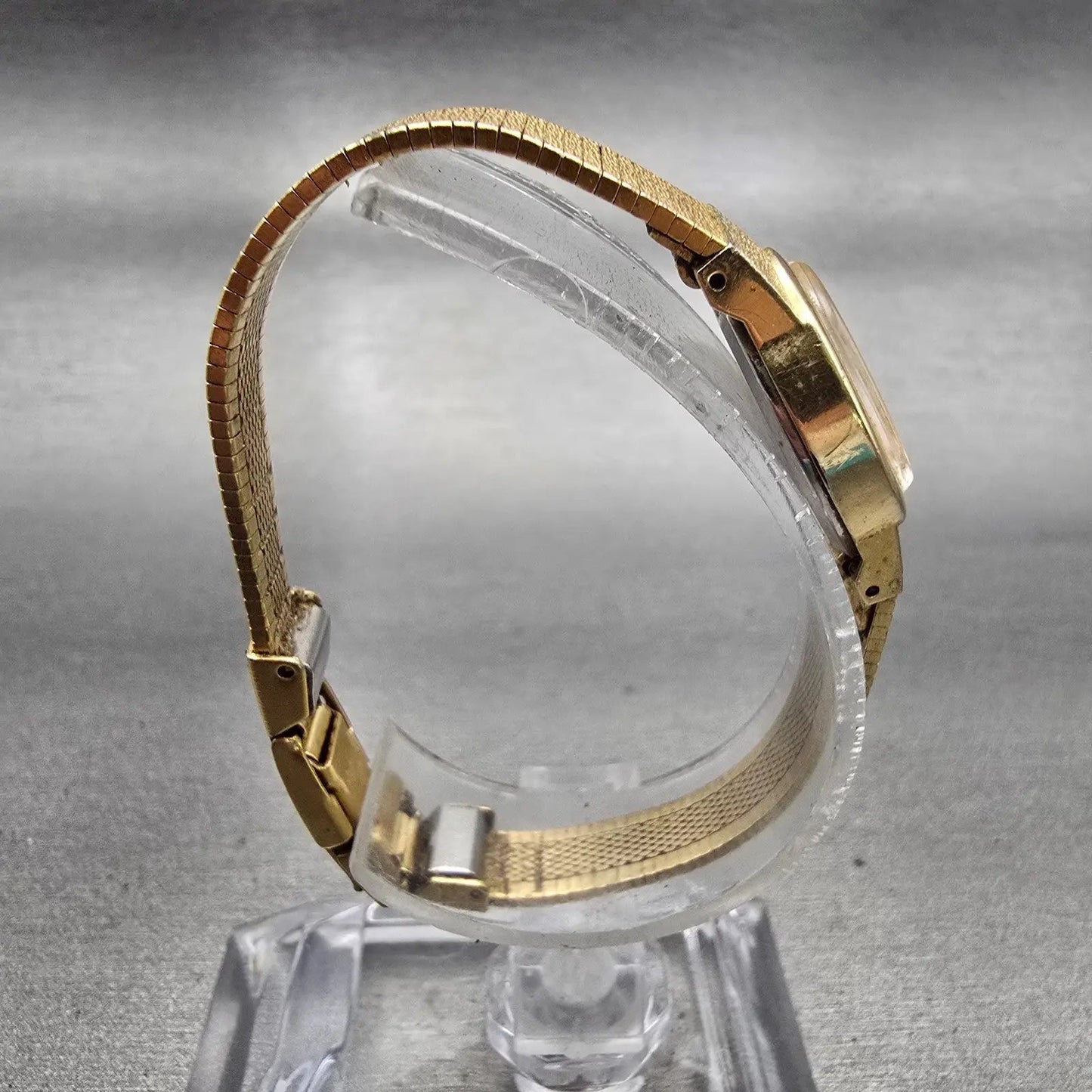 Seiko Watch Women 17mm Gold Dial Gold Tone Oval 1400-8339 New Battery Vintage8