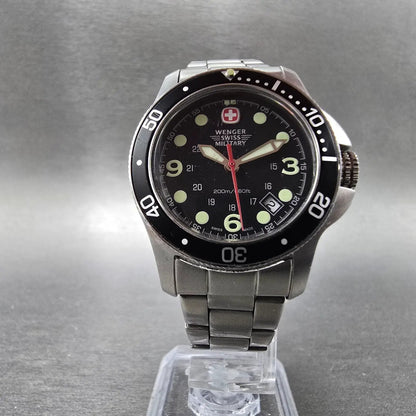 Wenger Battalion Dive Watch Women 30mm Black Dial Silver Date Round 79174 NewBat5