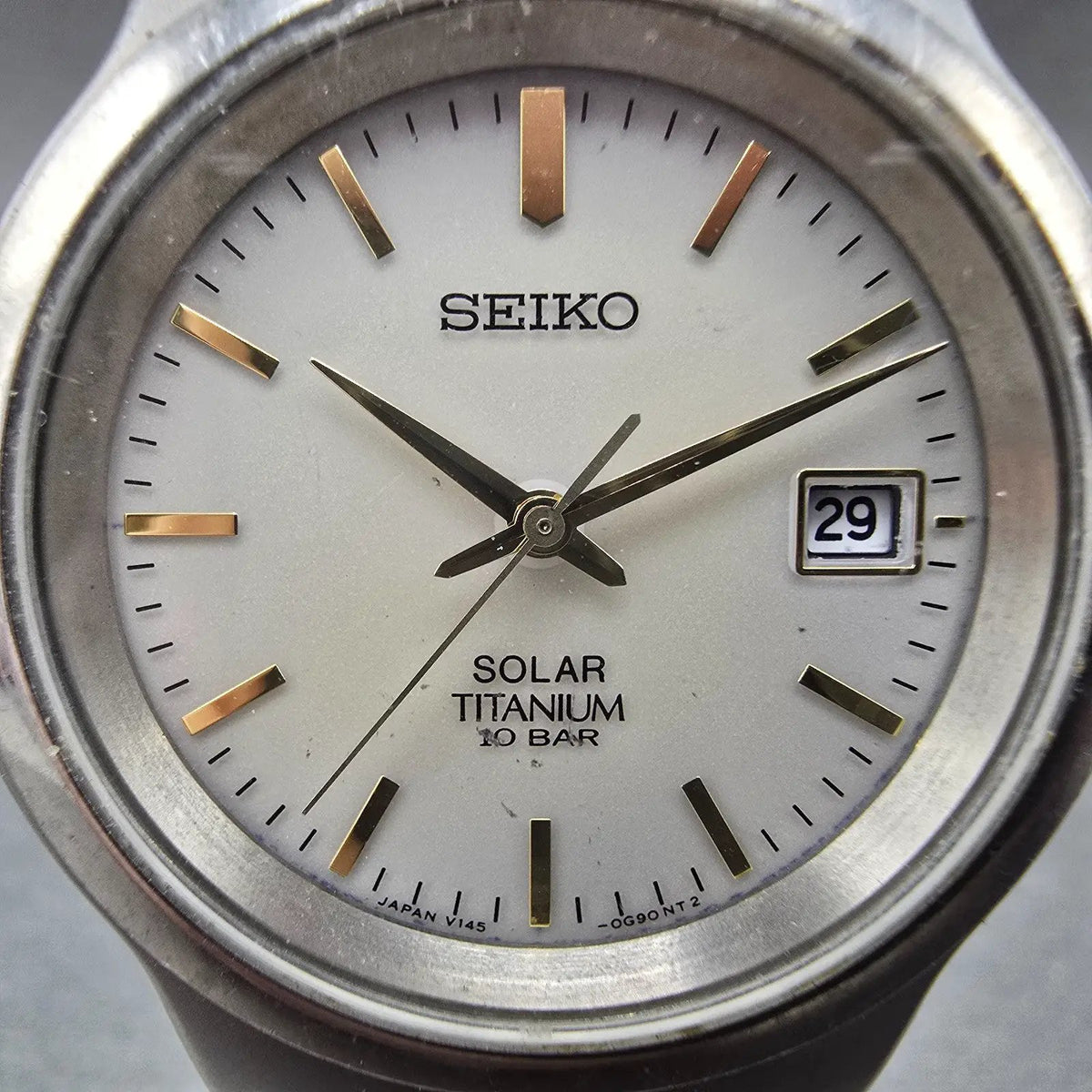 Seiko Solar Watch Men 35mm Gray Dial Titanium Date Round V145-0D60 Runs JDM1