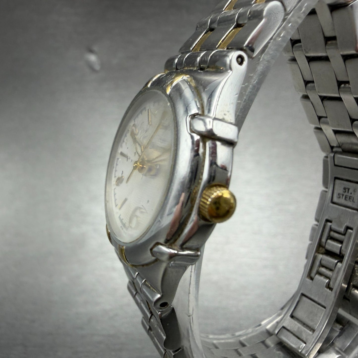 Bulova Watch Women 27mm White Dial Two Tone Date Round 98U26 New Battery2