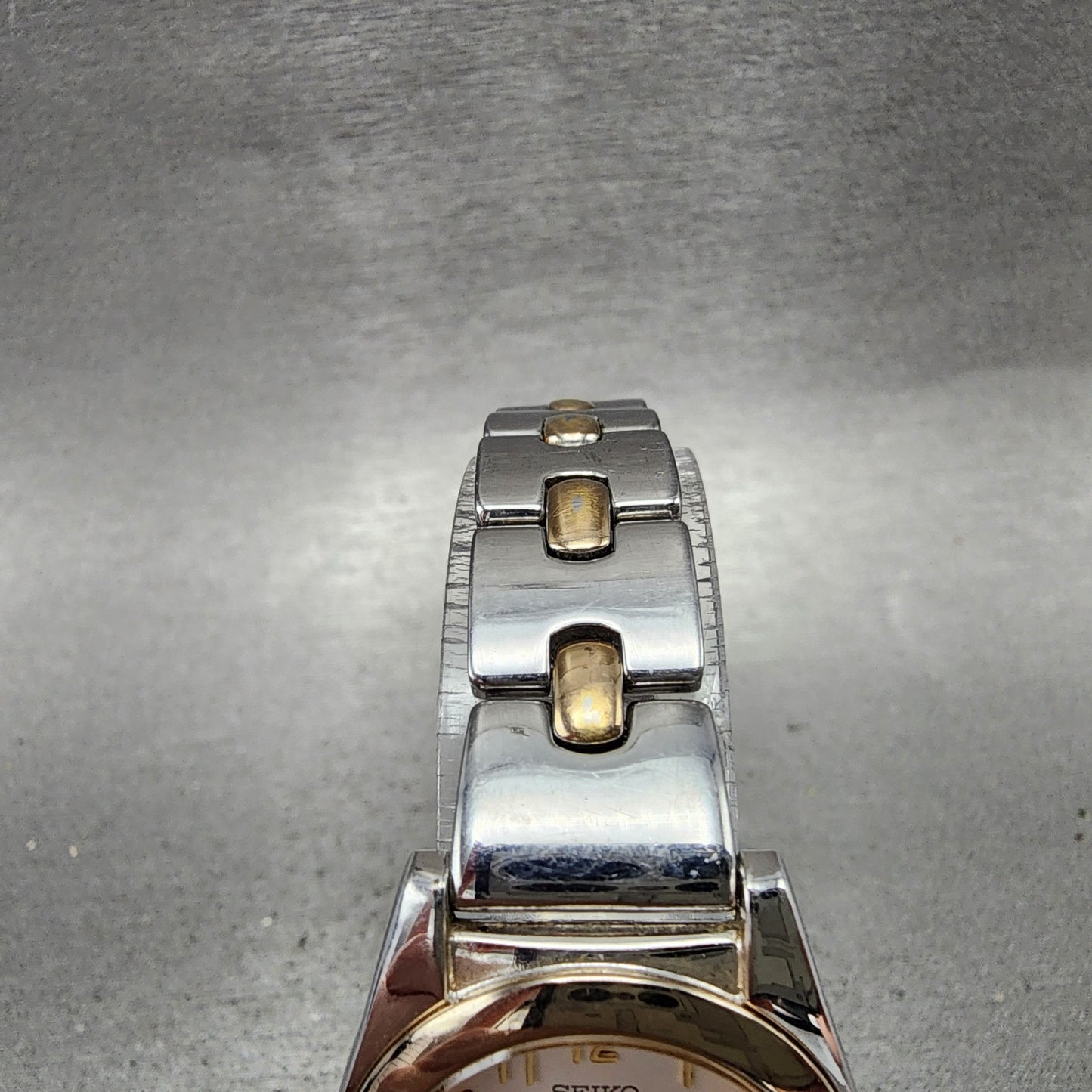 Seiko Lukia Watch Women 26mm White Dial Two Tone Round 4N210980 New Battery4