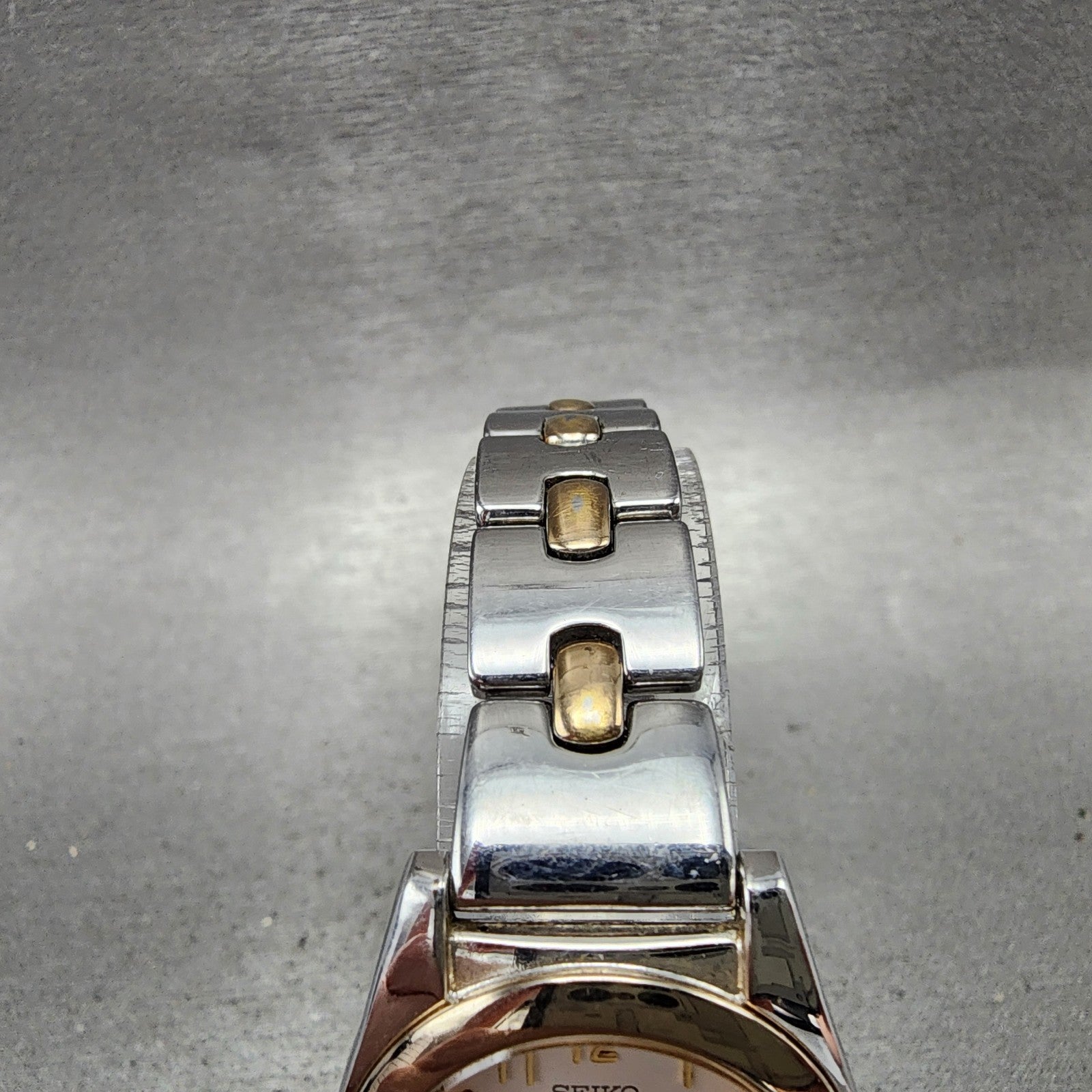 Seiko Lukia Watch Women 26mm White Dial Two Tone Round 4N210980 New Battery4