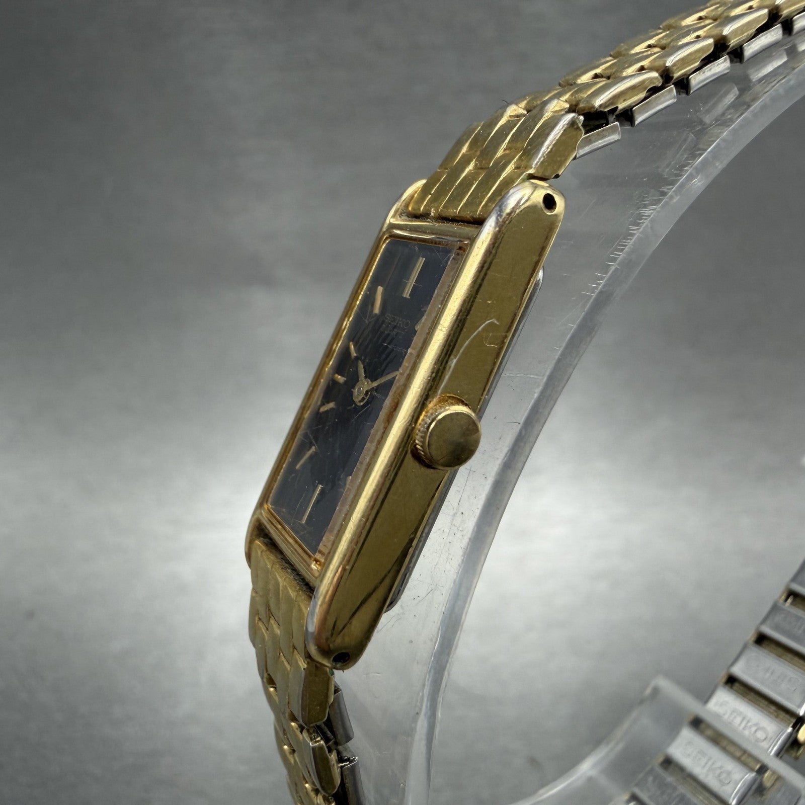 Seiko Tank Watch Women 12mm Black Dial Gold Tone Rectangle 2E20-6429 New Battery2
