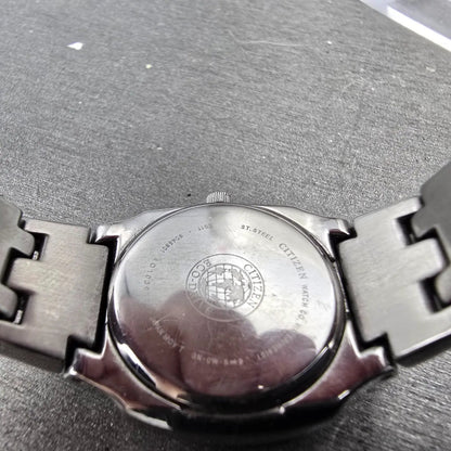 Citizen Eco-Drive Watch Women 25mm Gray Dial Silver Tone Date E011-S049601 RunsK11