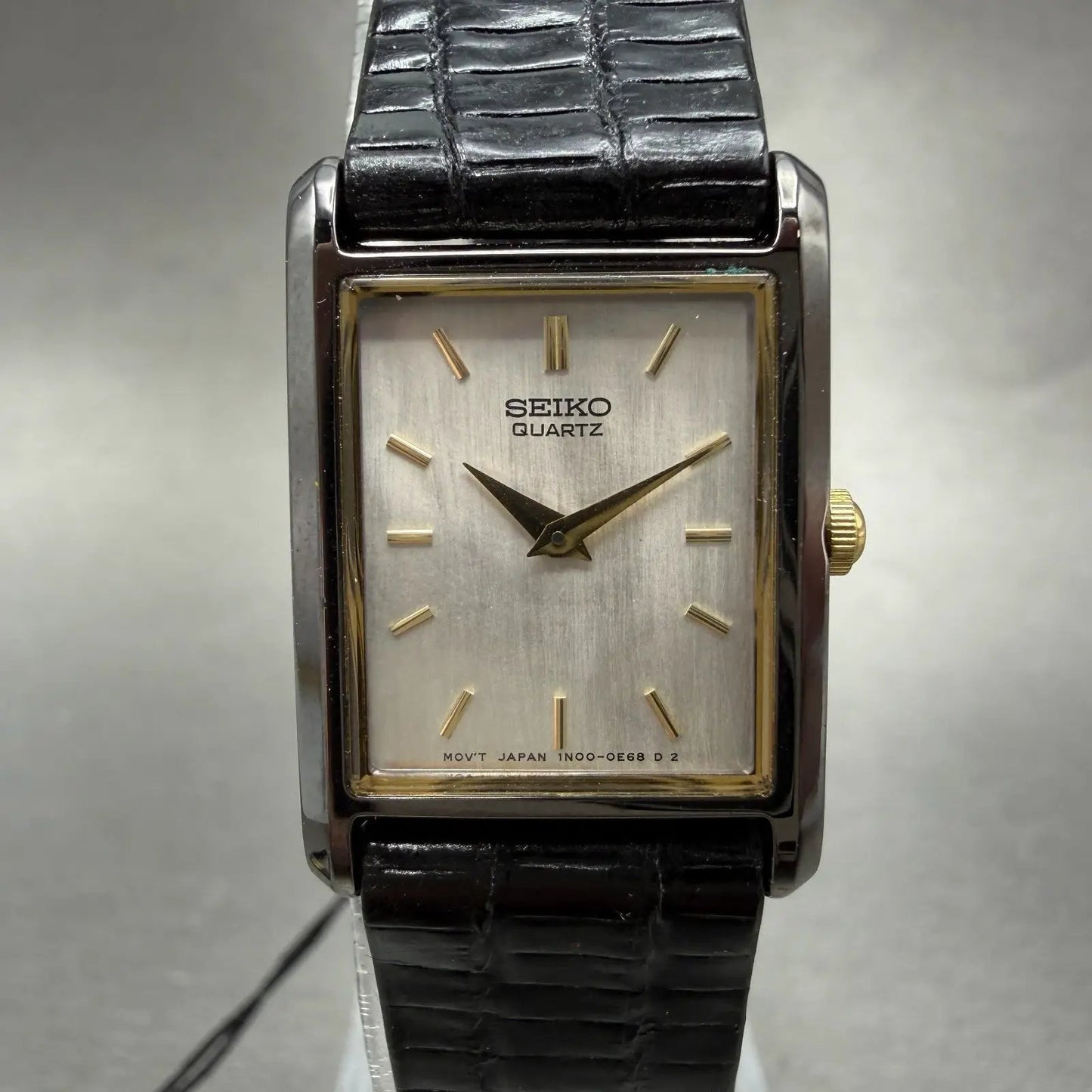 Seiko Tank Watch Women NOS 18mm MOP Dial Black Tone Rectangle 1N00-5C89 New Batt0