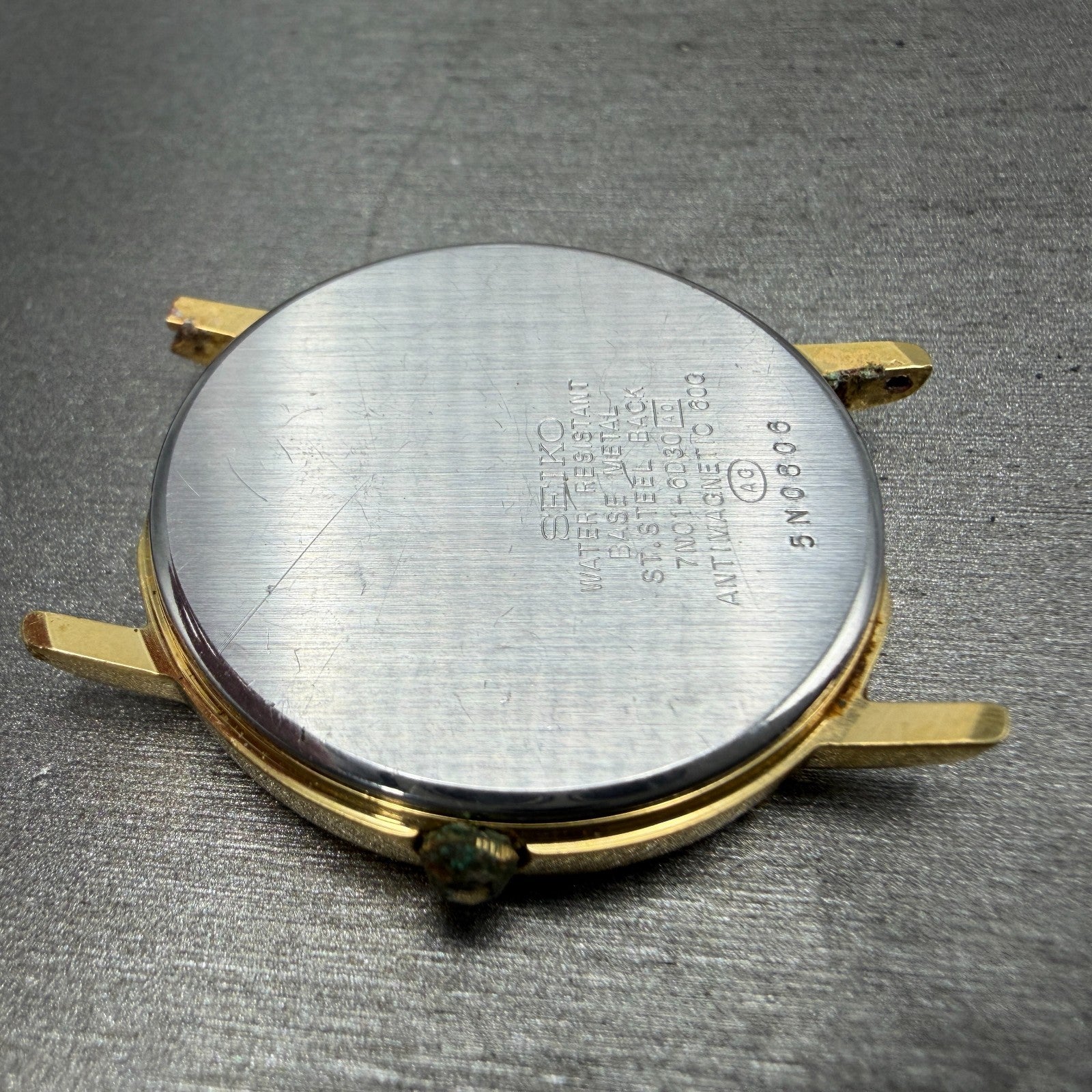Seiko Avenue Watch Men 32mm Champagne Dial Gold Tone Round 7N01-6D30 PARTS Runs9