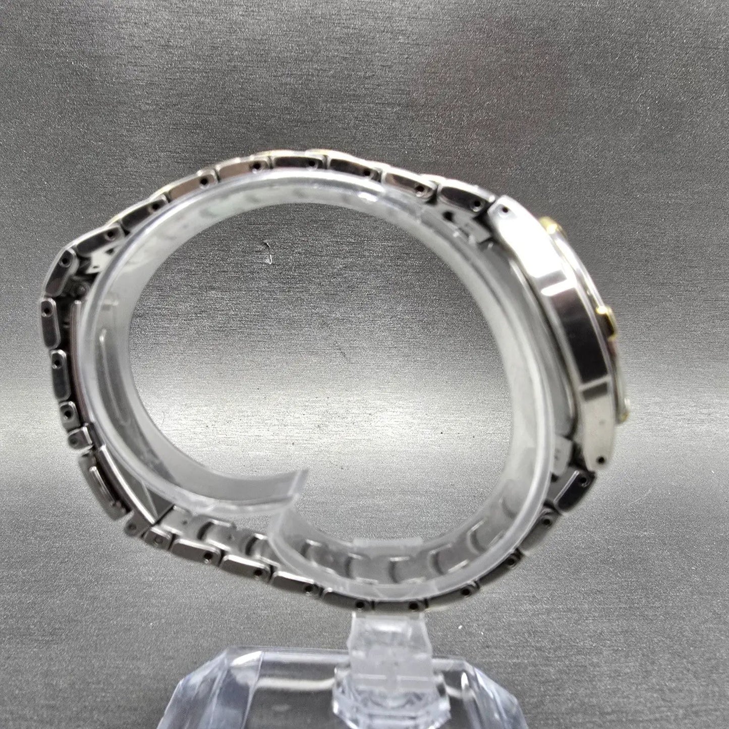 Seiko Solar Watch Women 31mm MOP Dial Two Tone Date Round V137-0CA0 Runs7