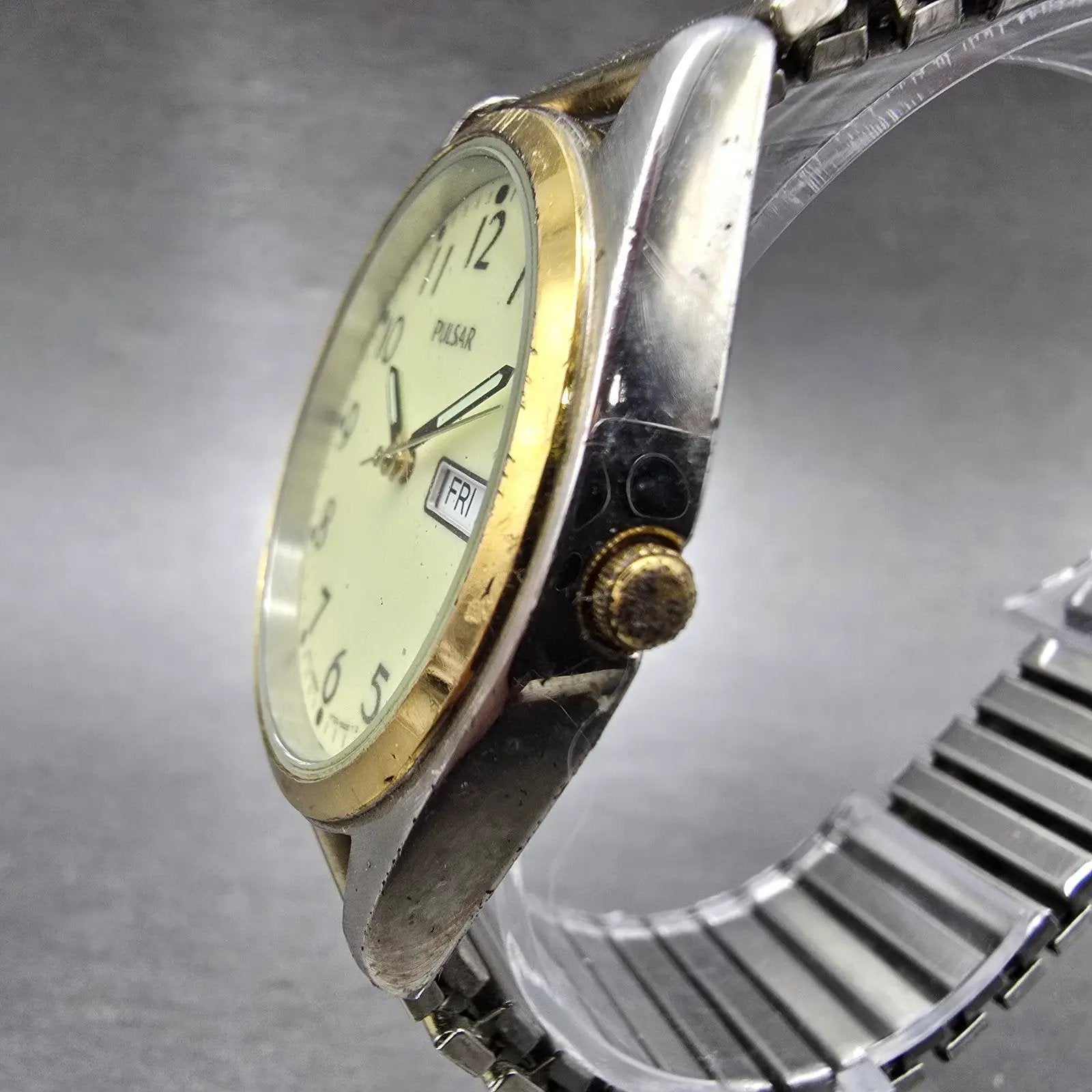 Seiko Pulsar Watch Men 35mm Luminous Dial Two Tone Daydate V733-8A00 New Battery2