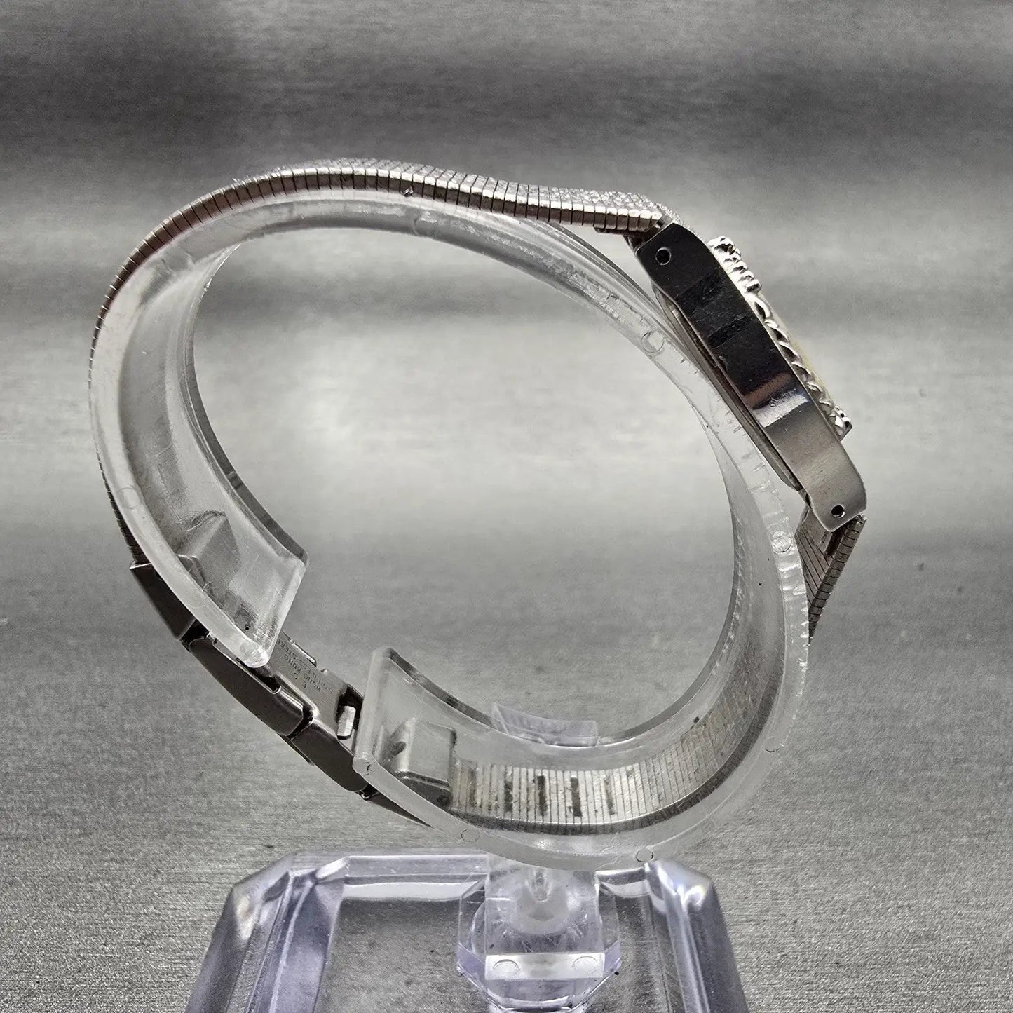 Bulova Watch Women 17mm Silver Dial Silver Tone Oval 91L09 New Battery VTG8