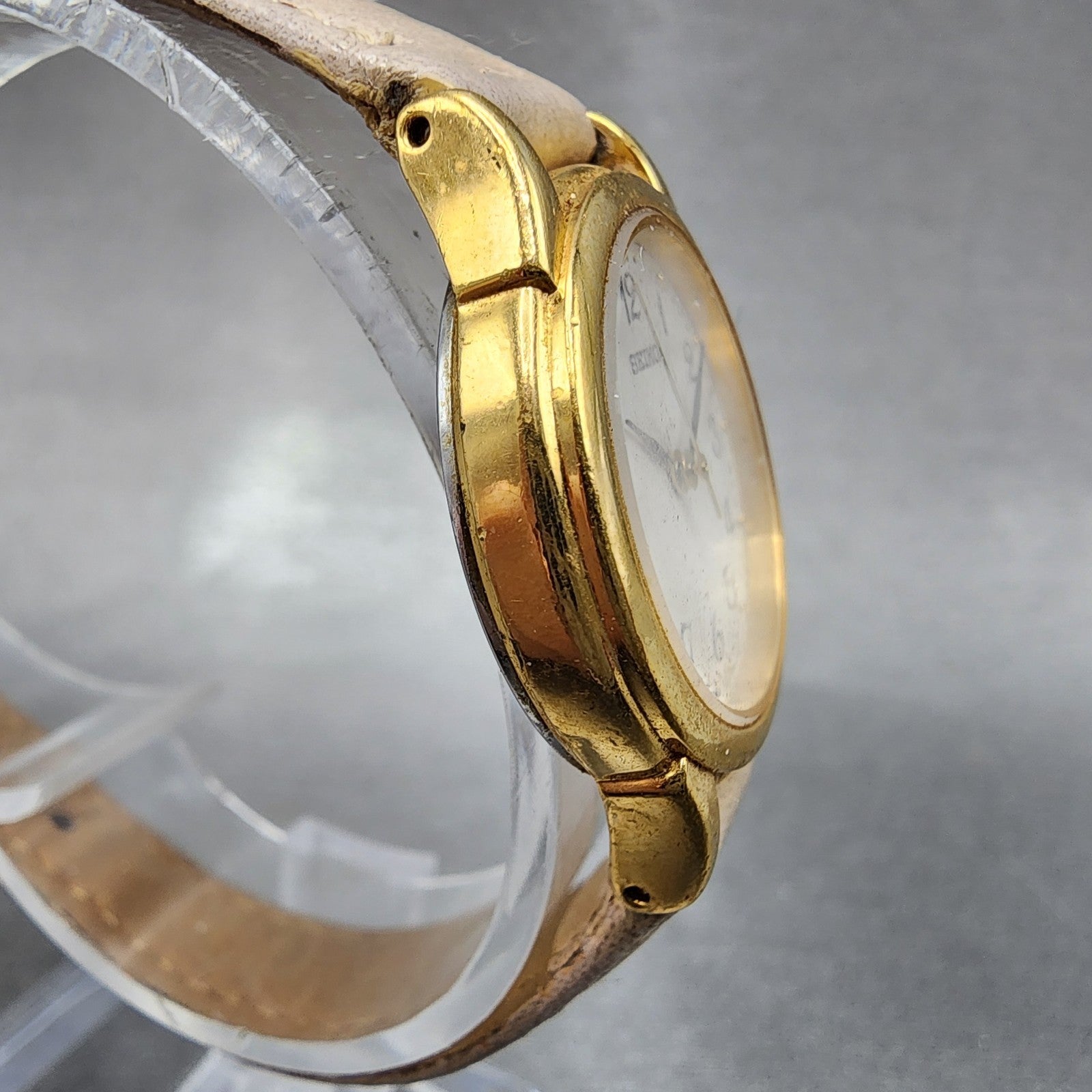 Seiko Watch Women 25mm White Dial Gold Tone 7n016880 New Battery3