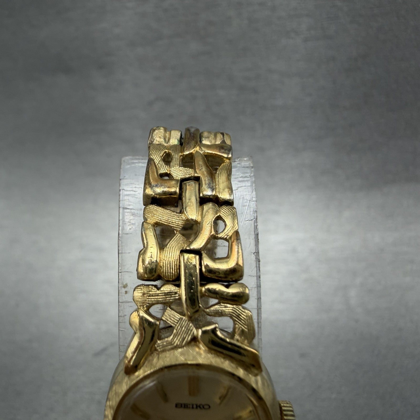 Seiko Watch Women 17mm Champagne Dial Gold Tone Manual Oval 118589 Runs4