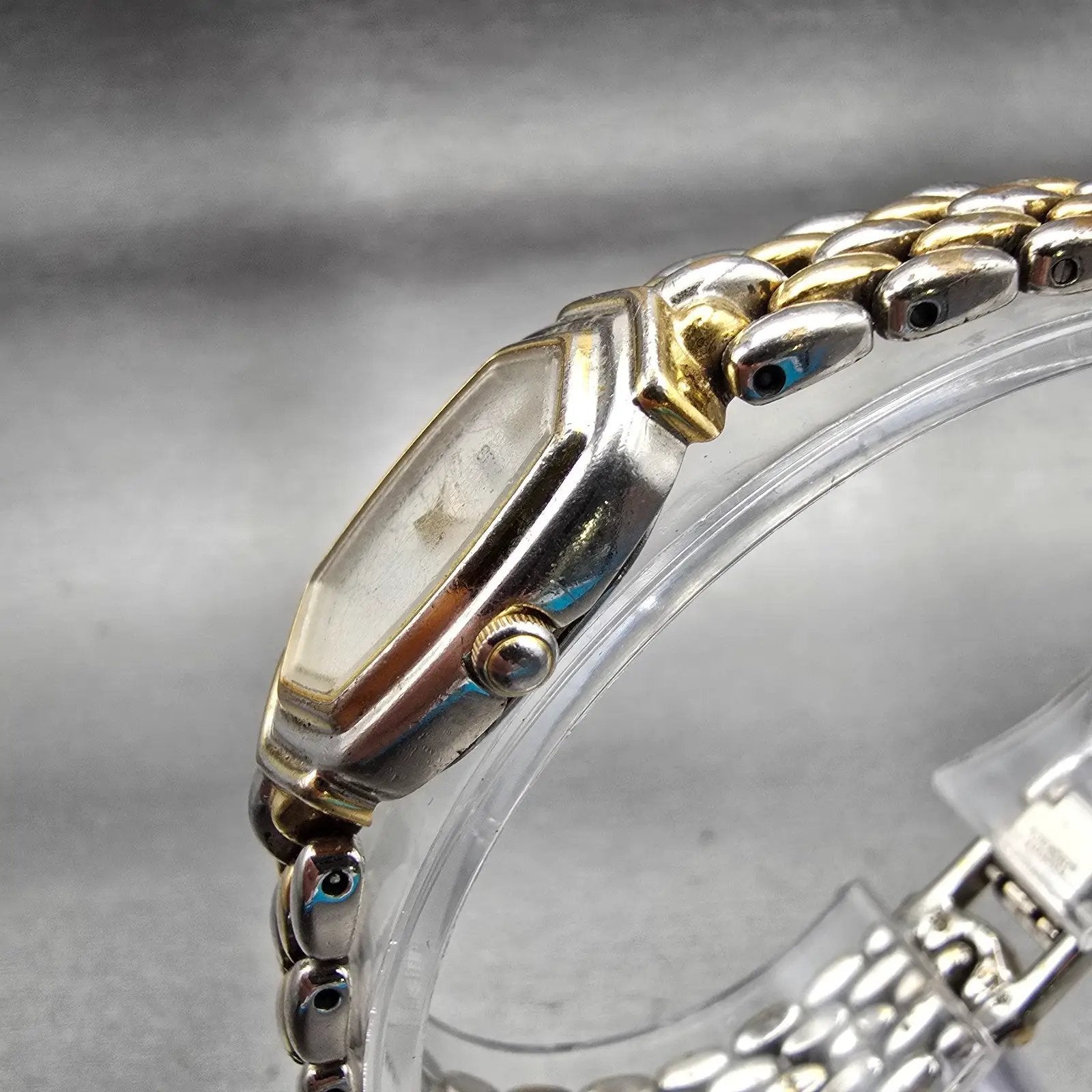 Seiko Watch Women 15mm White Dial Two Tone Oval Y150-5M80 New Battery Vintage2