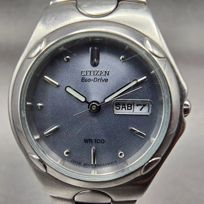 Citizen Eco-Drive Watch Women 25mm Gray Dial Silver Daydate E001-K17580 Works1