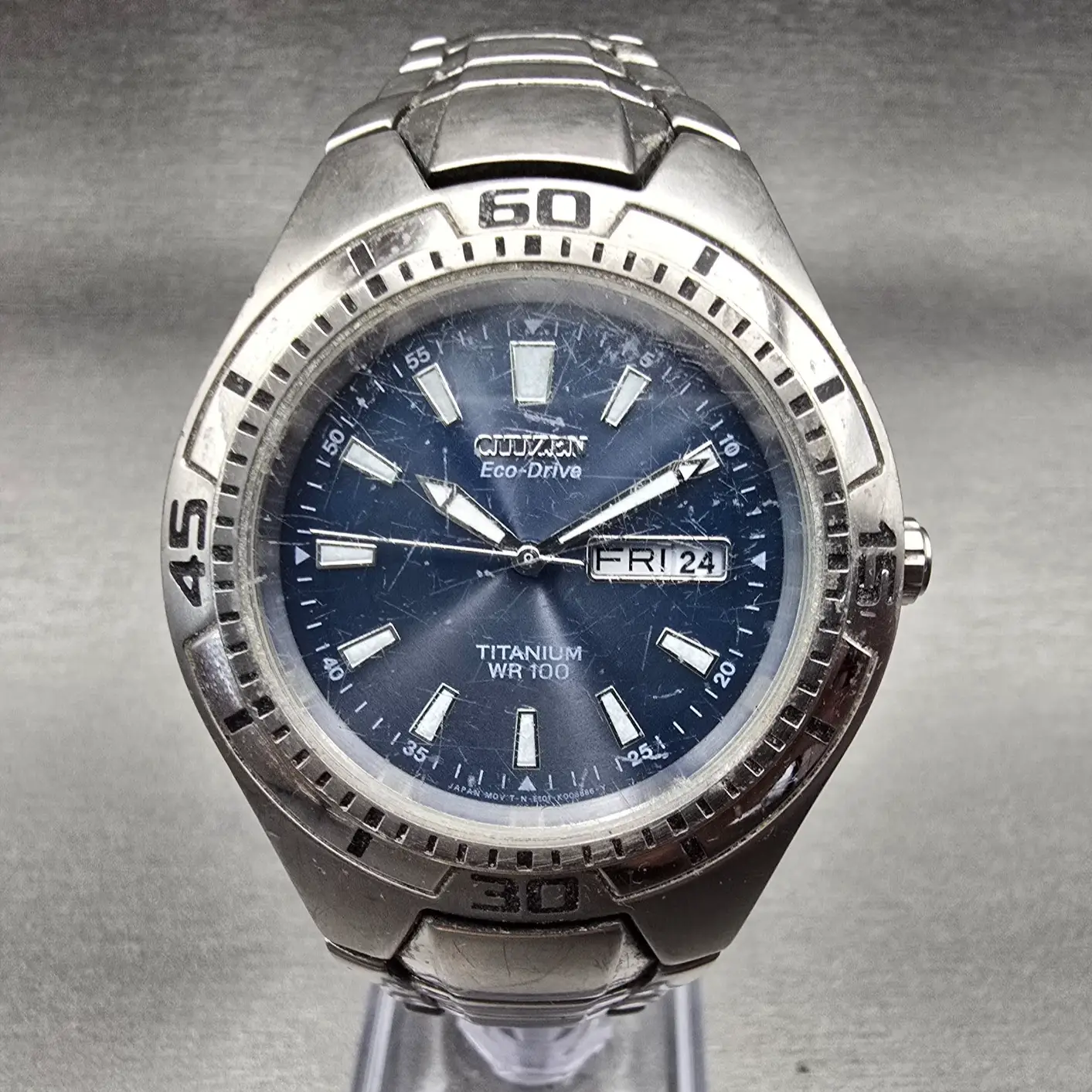 Citizen Eco-Drive Dive Watch Men 40mm Blue Dial Silver Daydate E101-K004403 Runs0