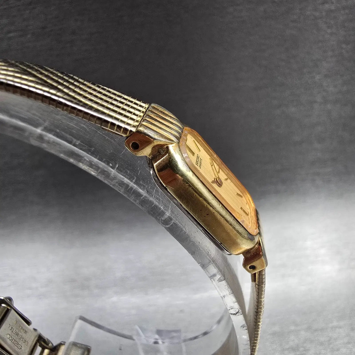Seiko Tank Watch Women 12mm Gold Dial Gold Tone Rectangle 2E20-6019 New BatteryJ3
