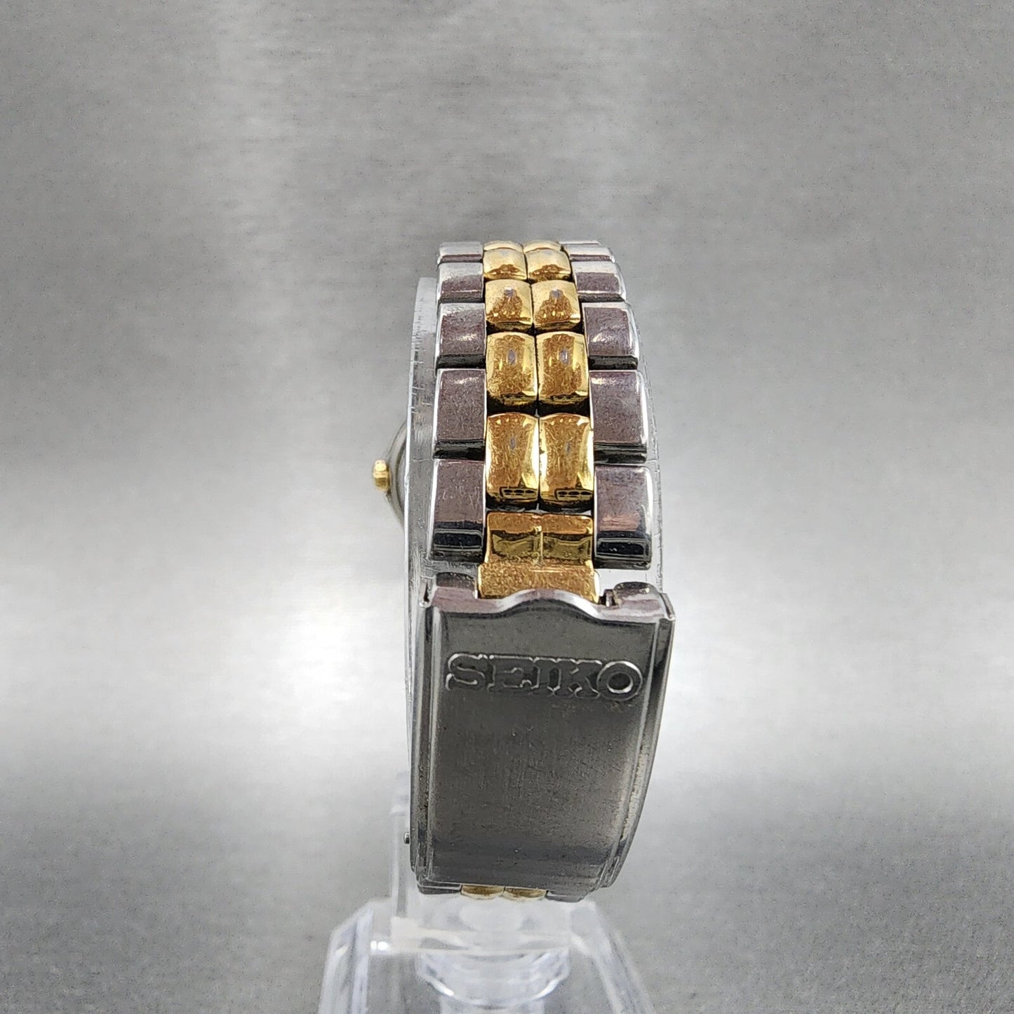 Seiko Watch Women 25mm Cream Dial Two Tone Round 1N01-0J09 New Battery A123