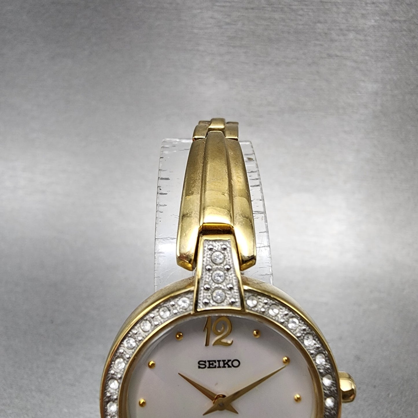 Seiko Solar Watch Women 27mm MOP Dial Gold Tone Round V115-0BM0 Runs